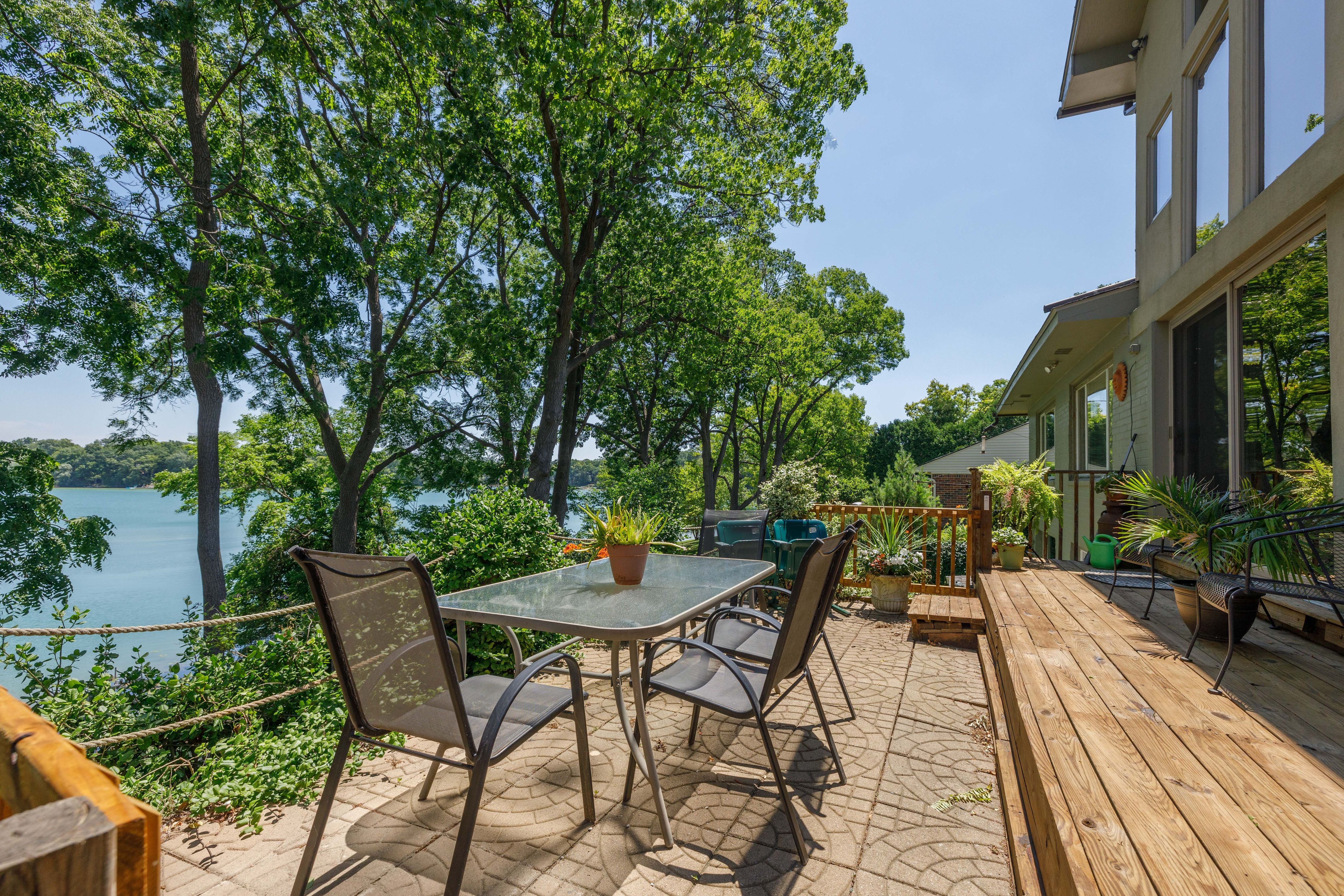 2236 S HAMMOND LAKE Road