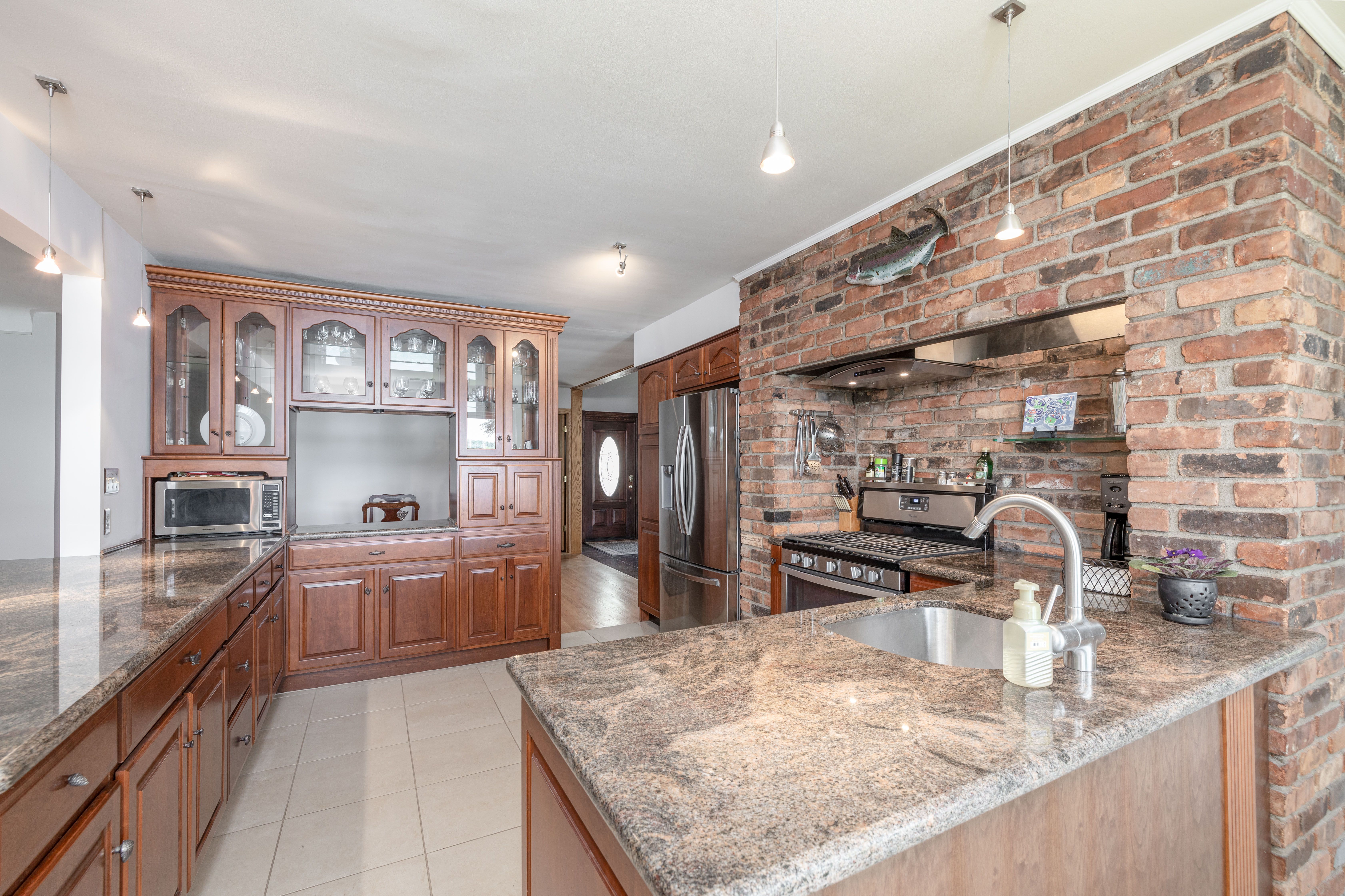 2236 S HAMMOND LAKE Road