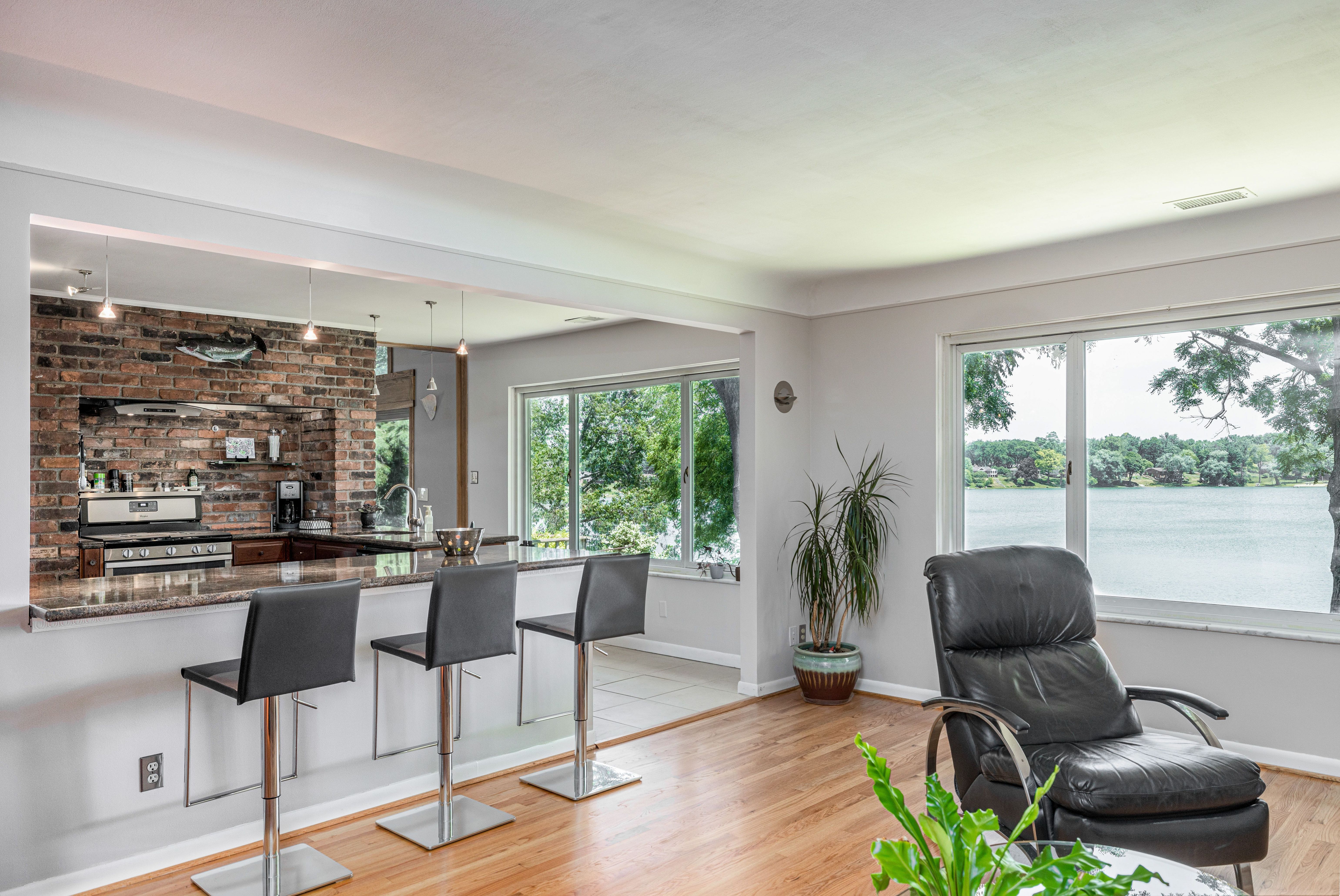 2236 S HAMMOND LAKE Road