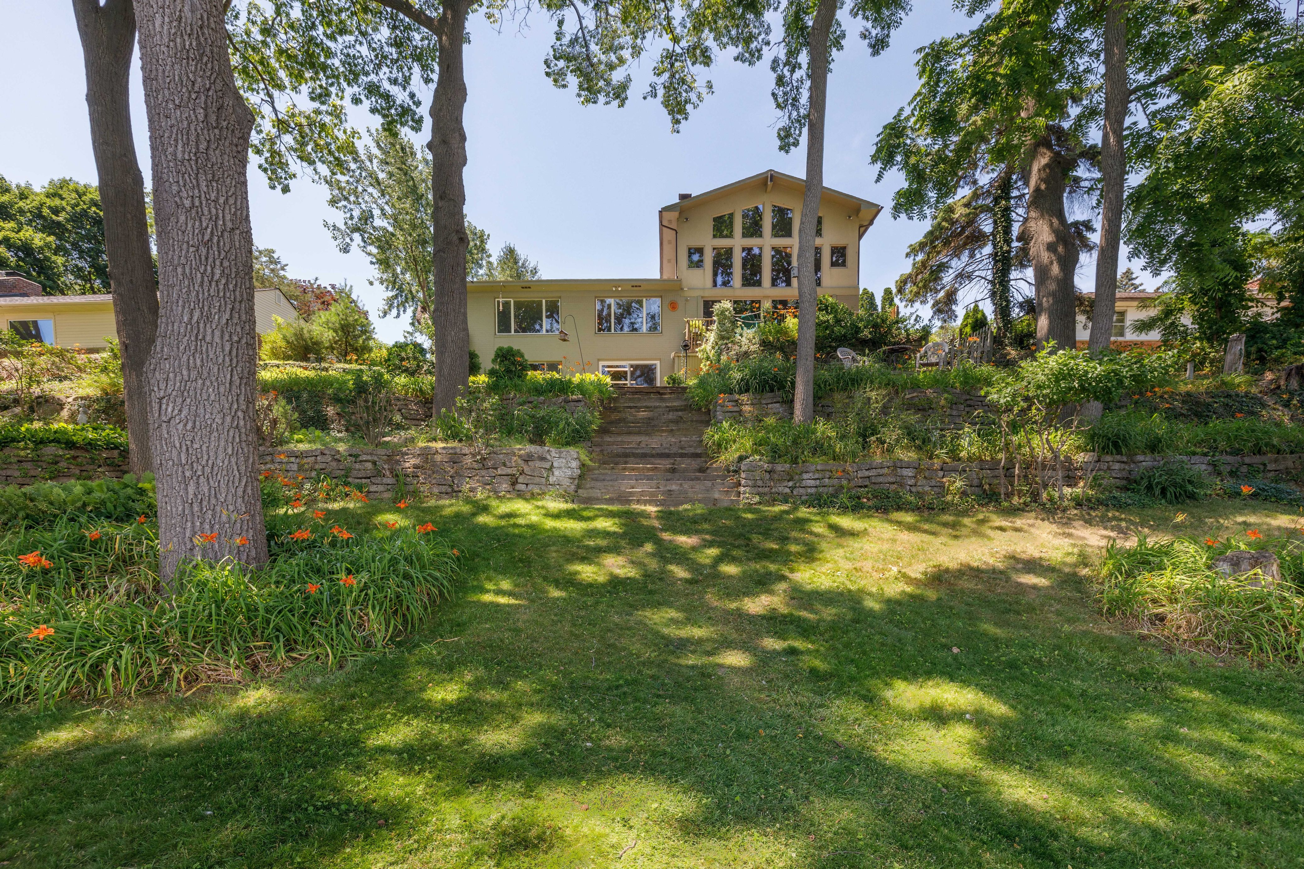 2236 S HAMMOND LAKE Road