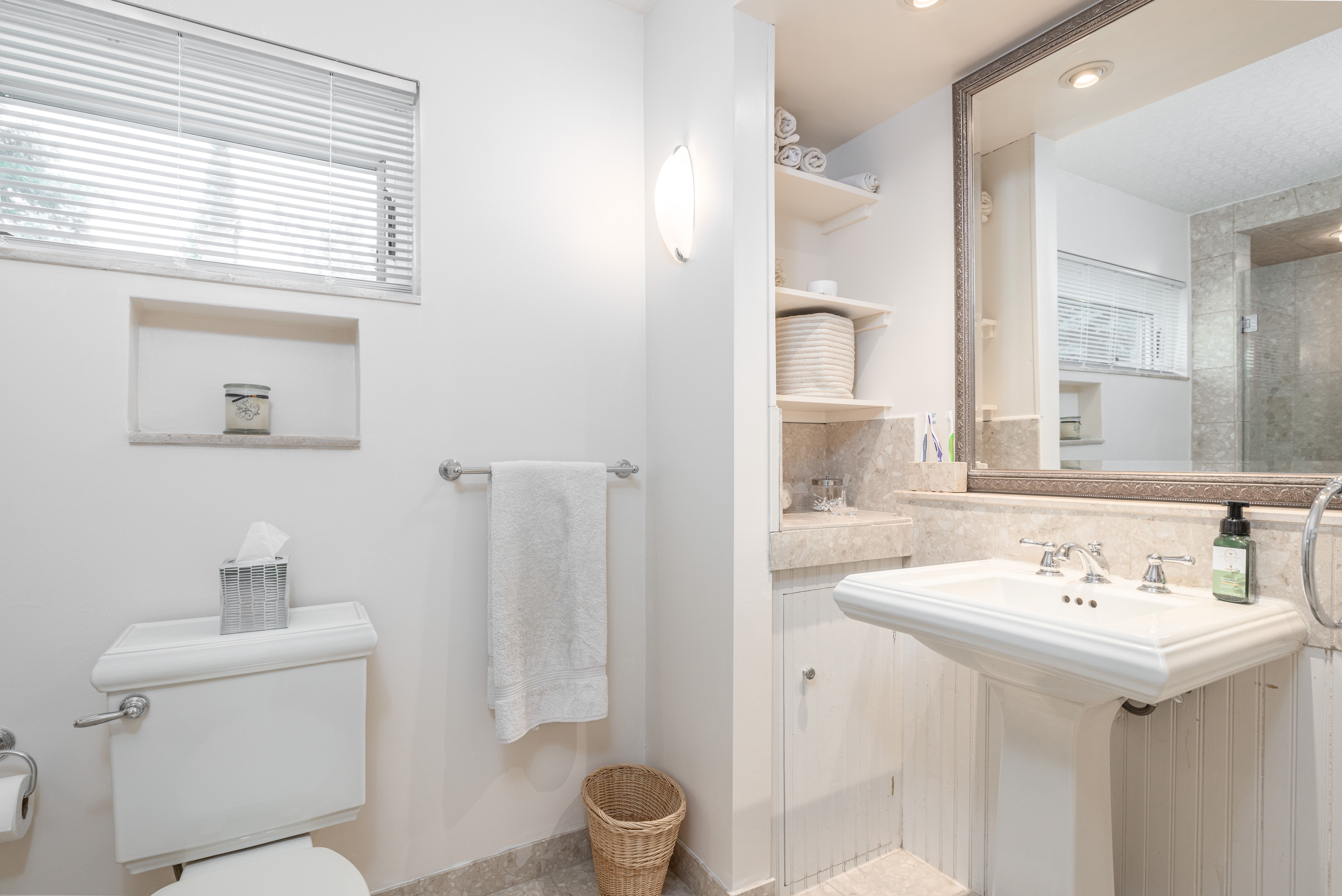 2236 S HAMMOND LAKE Road