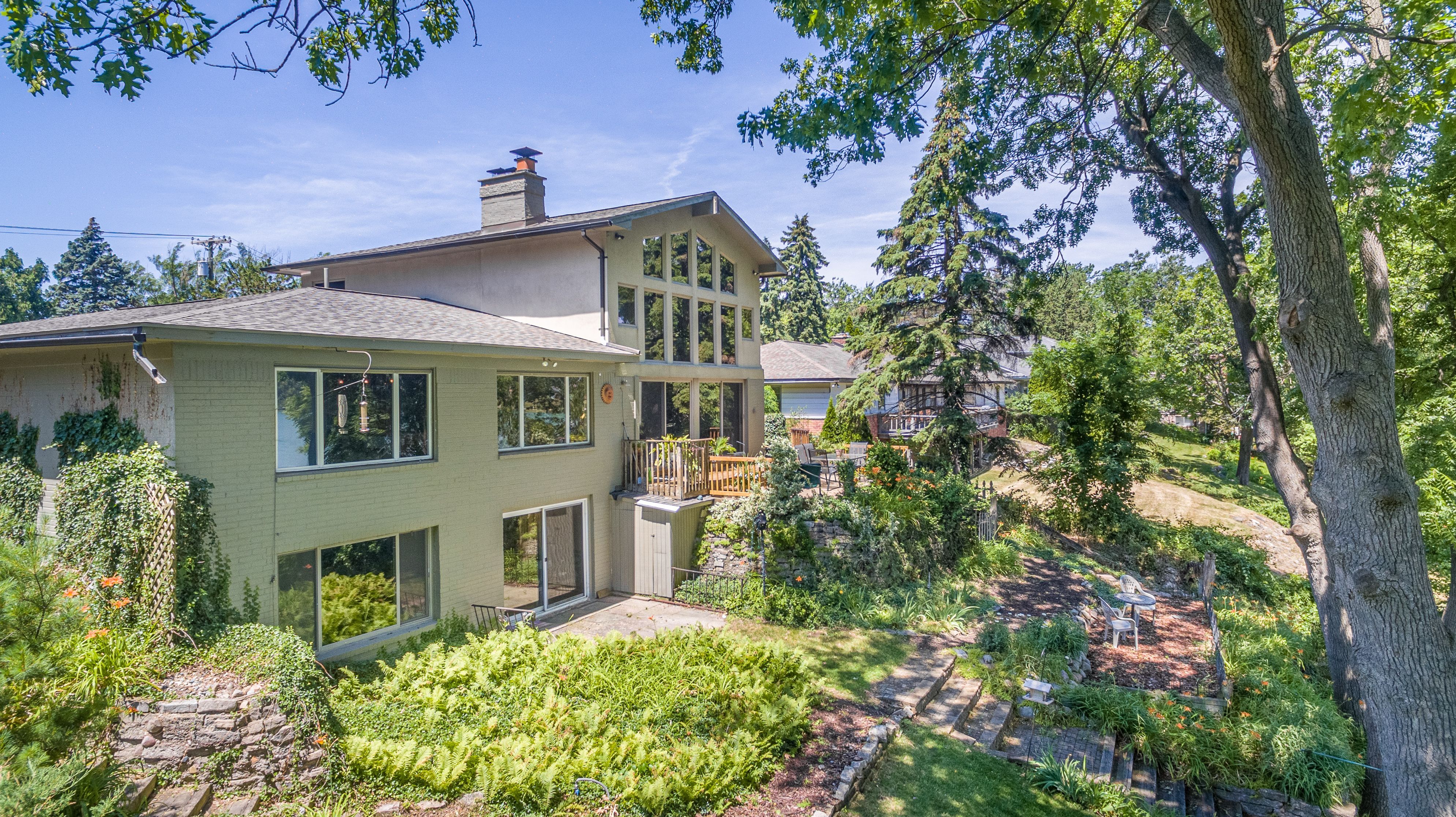 2236 S HAMMOND LAKE Road