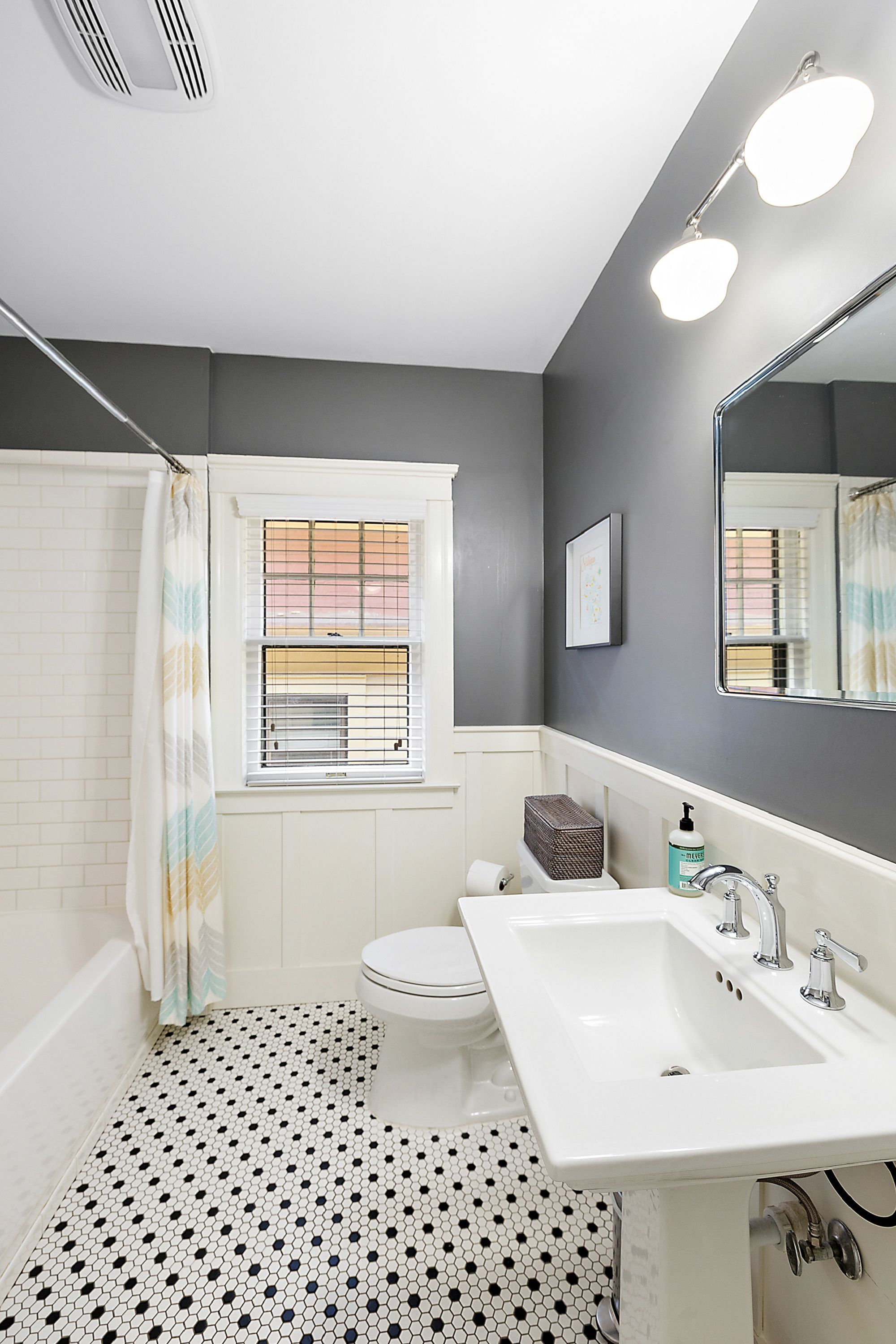 667 W BETHUNE Street