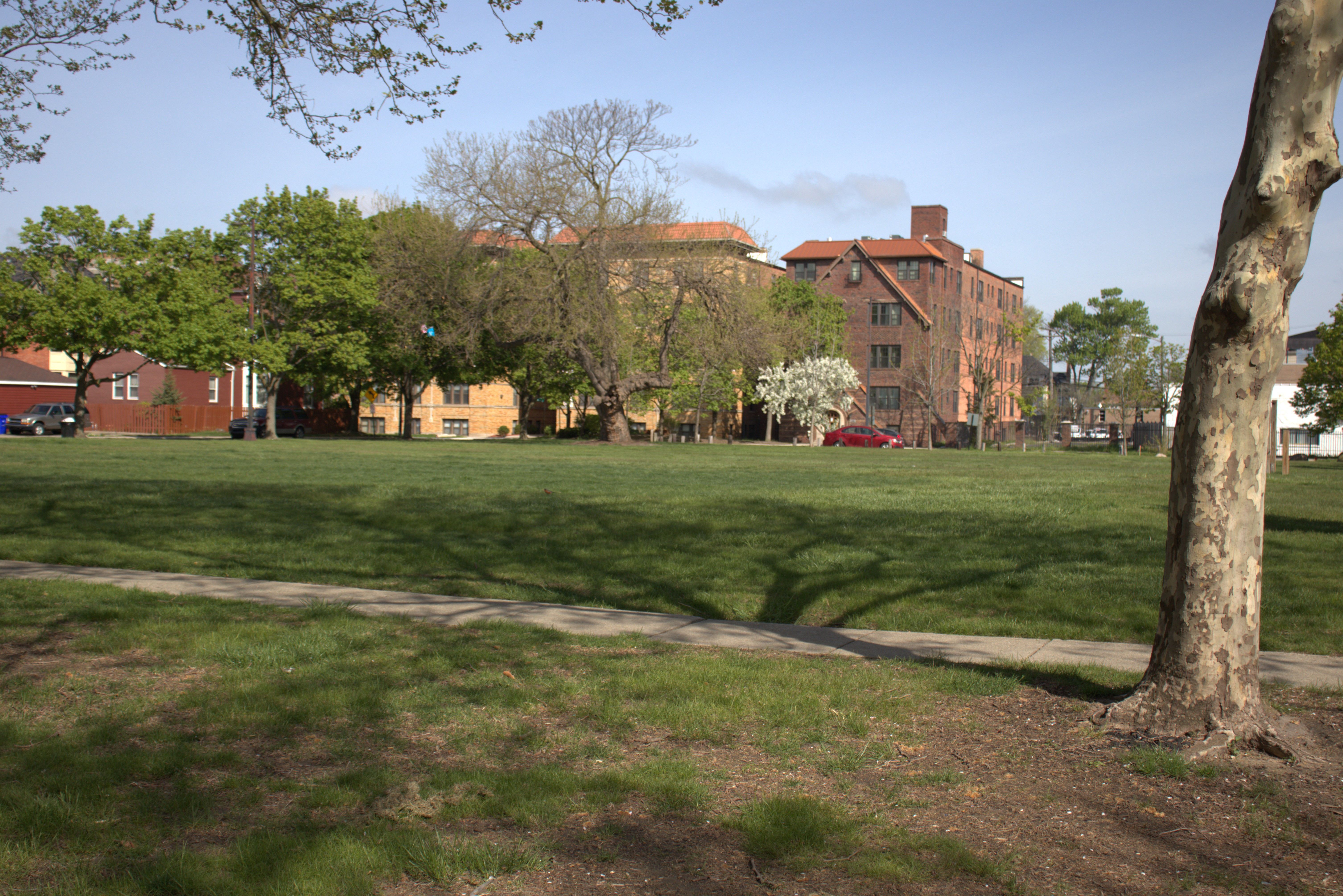 667 W BETHUNE Street