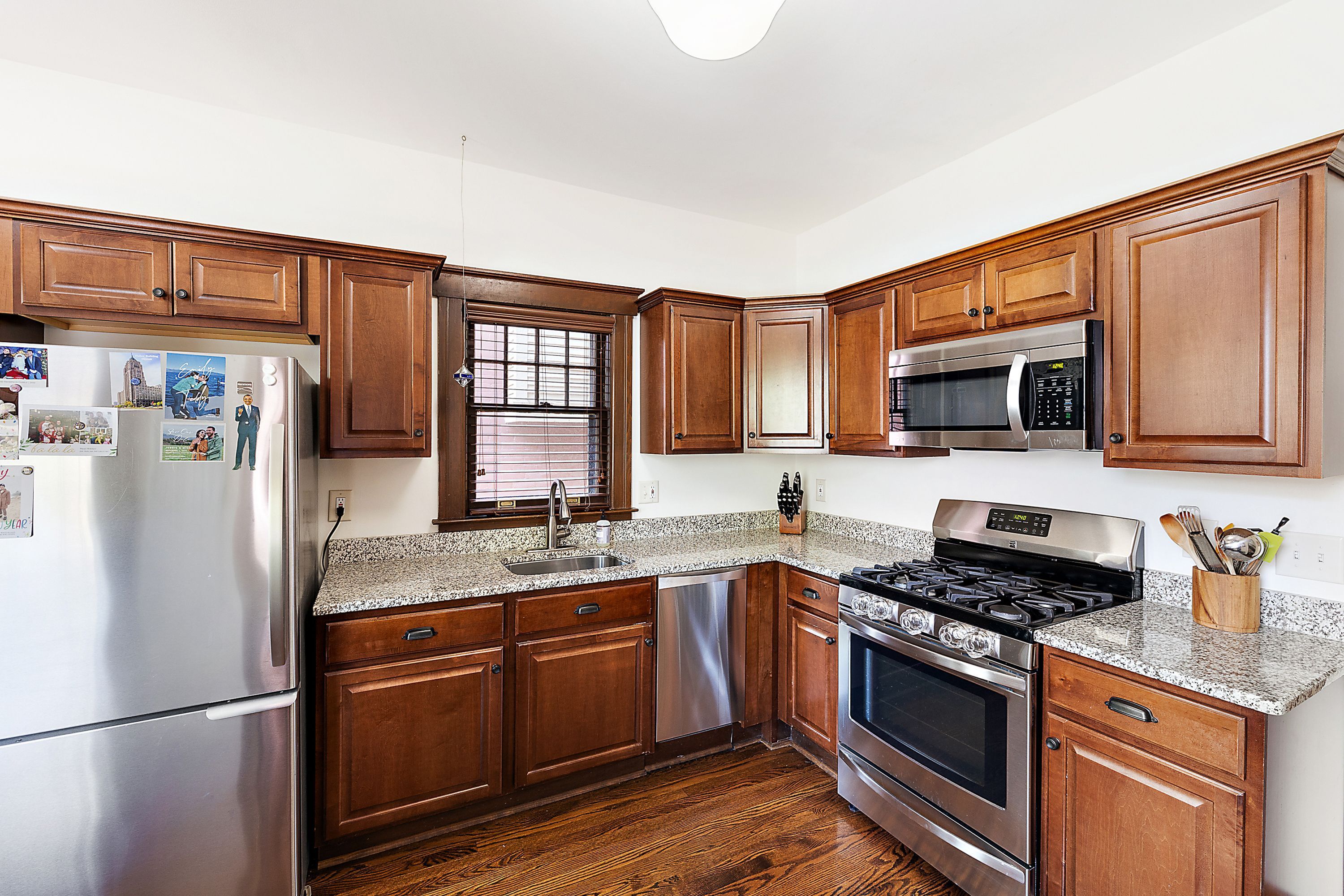 667 W BETHUNE Street