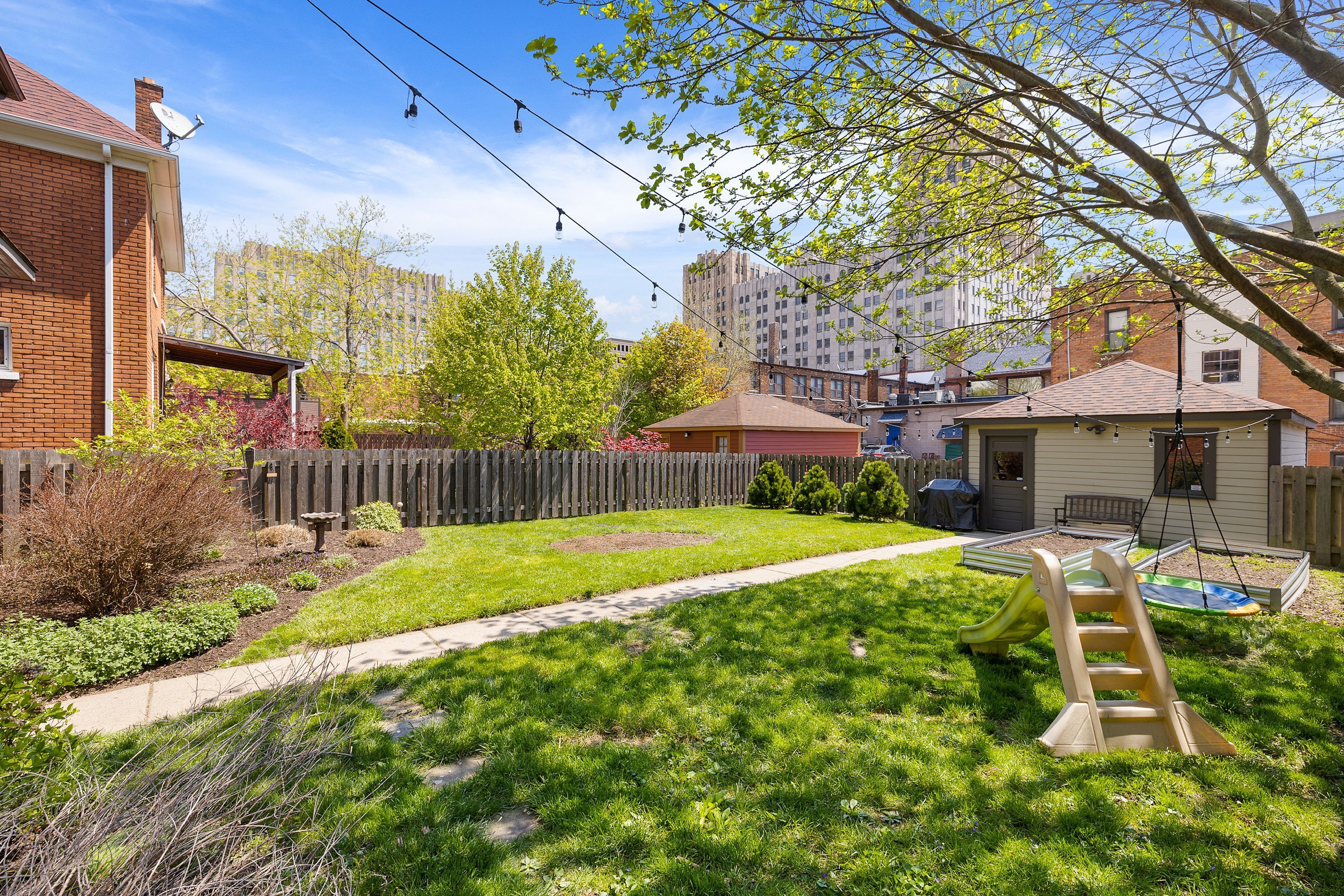 667 W BETHUNE Street