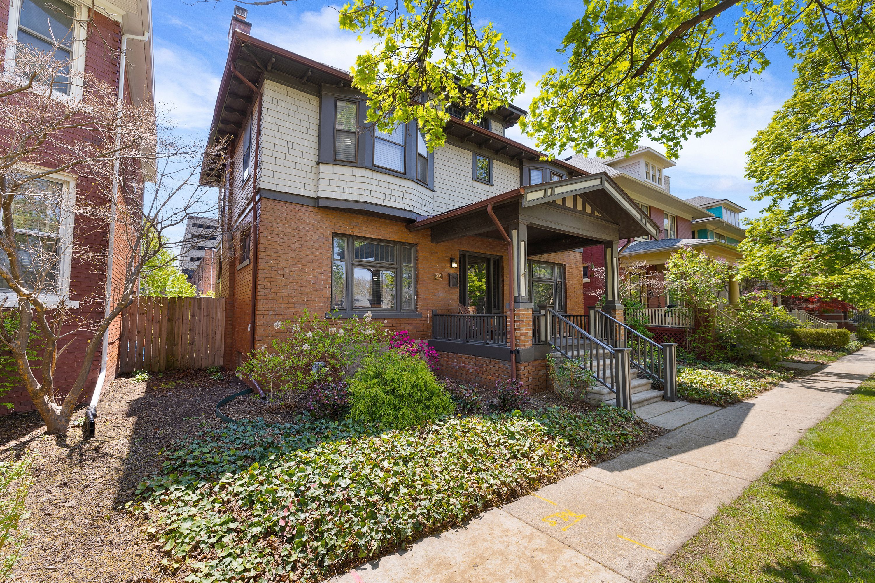 667 W BETHUNE Street