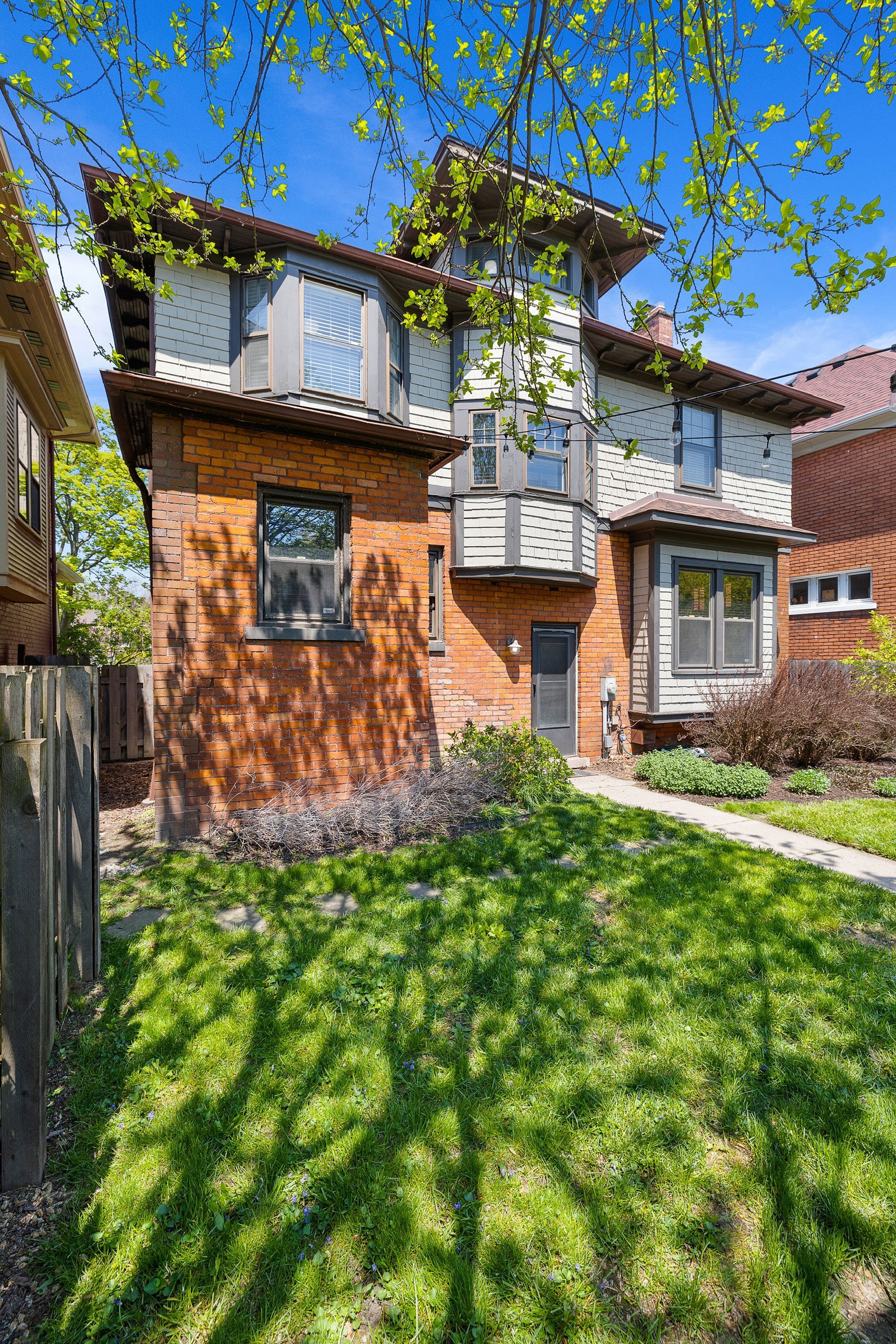 667 W BETHUNE Street