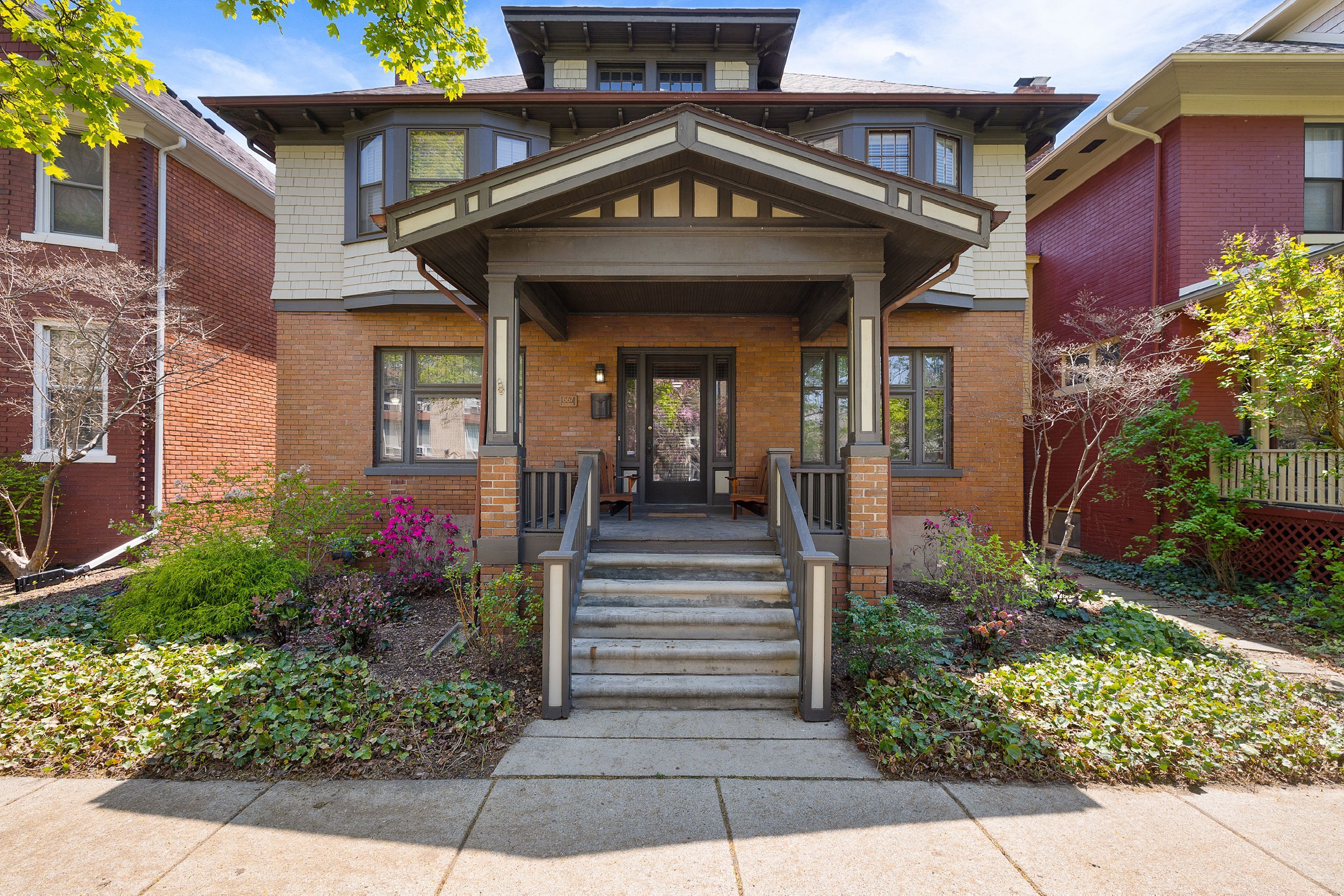 667 W BETHUNE Street