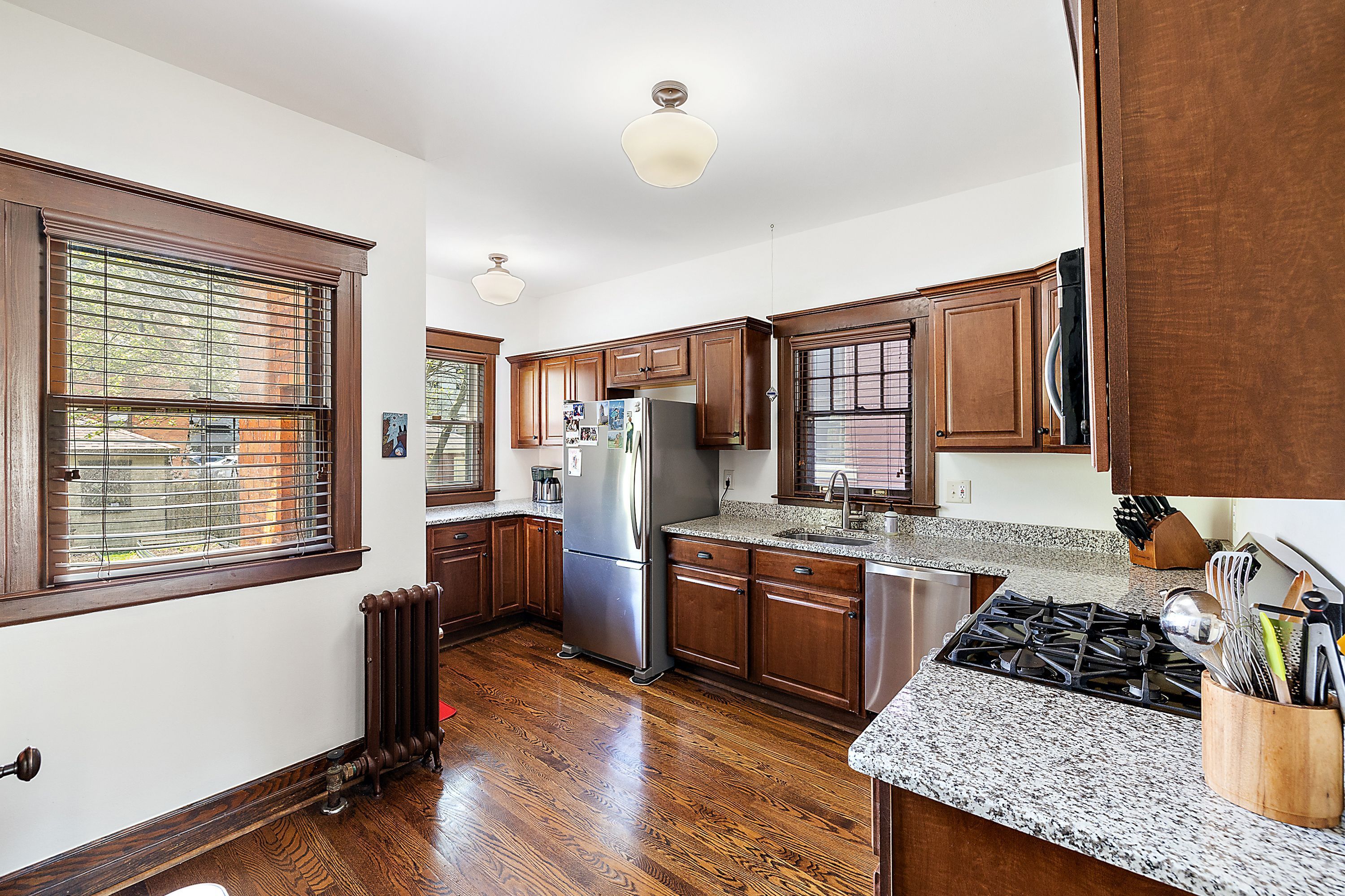 667 W BETHUNE Street