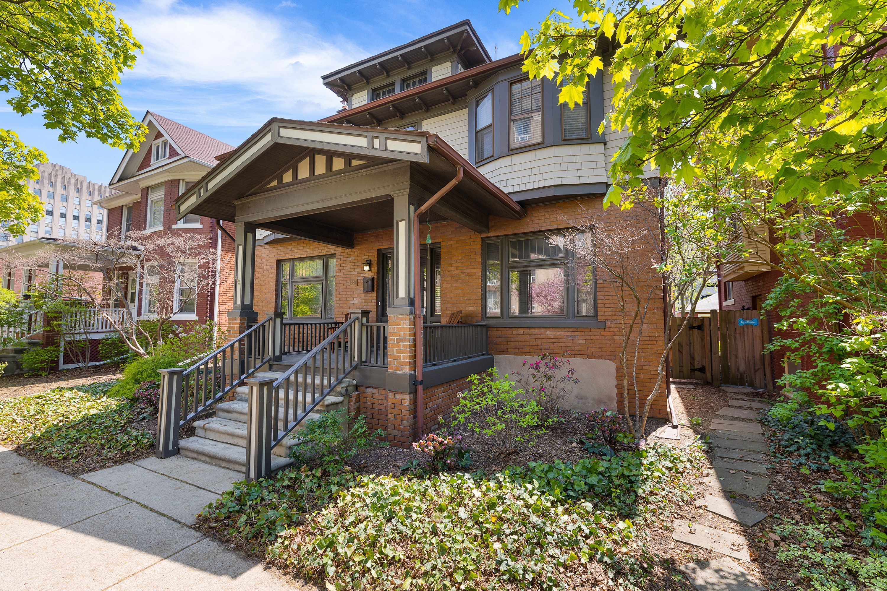 667 W BETHUNE Street