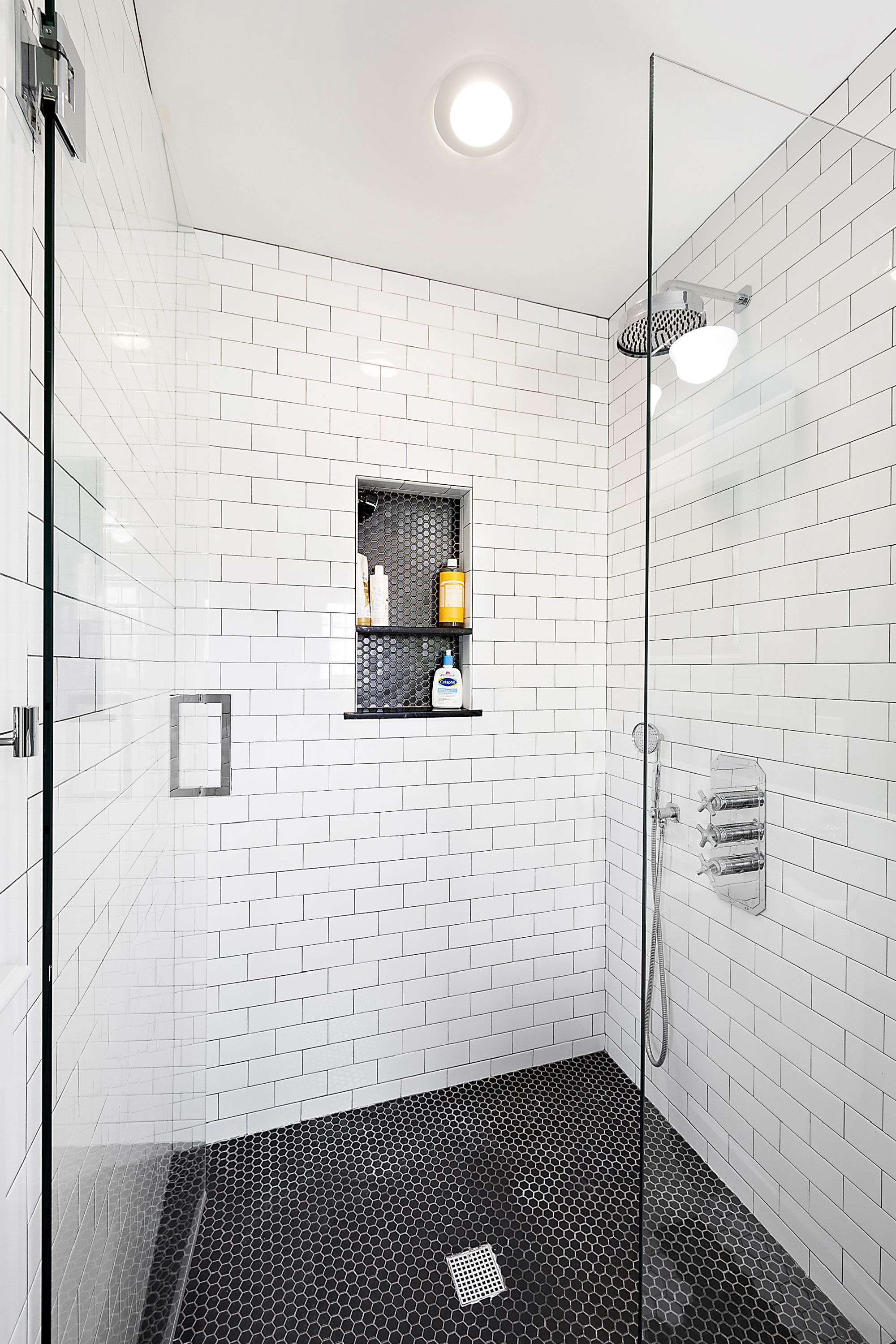 667 W BETHUNE Street