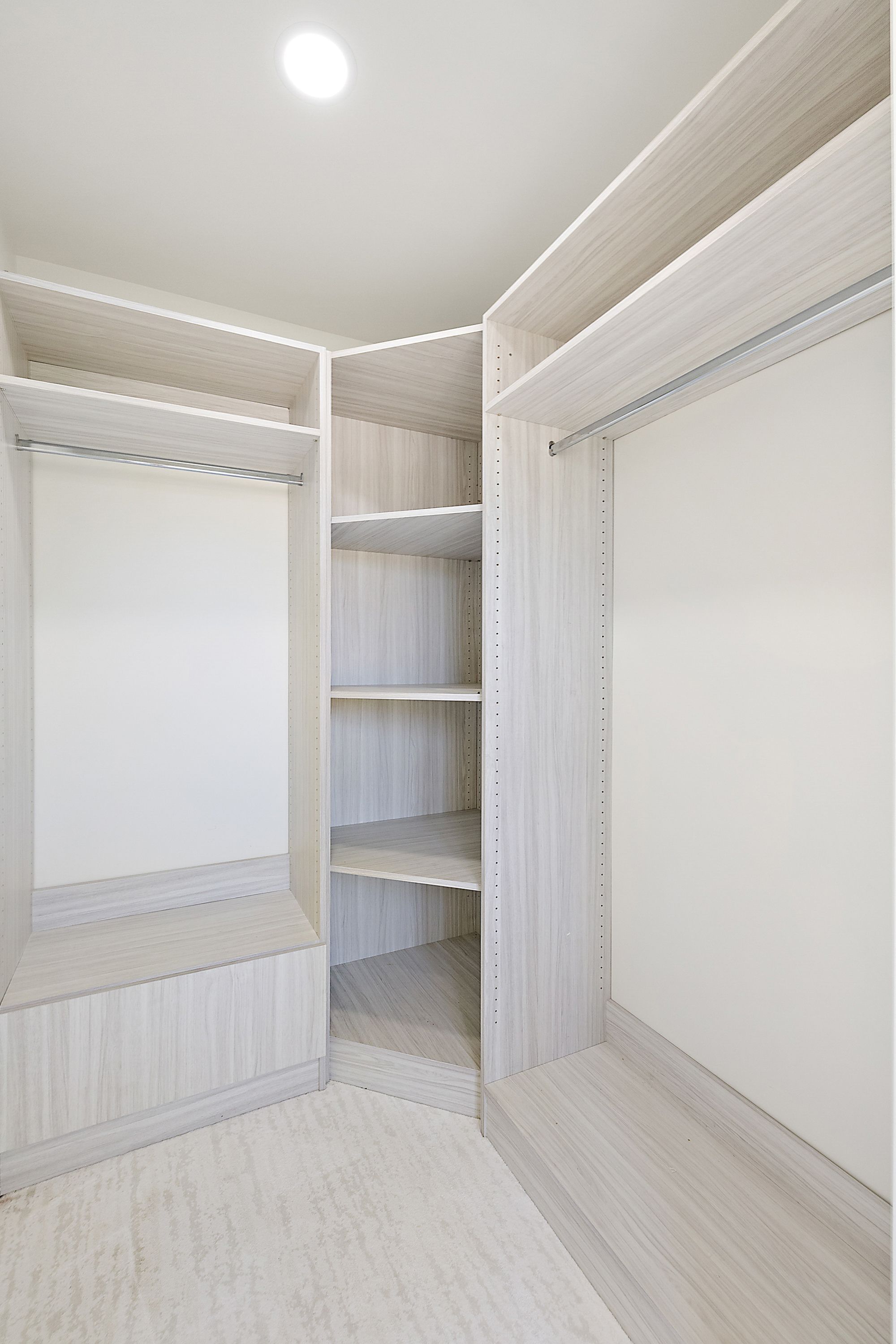 647 ARDEN PARK Boulevard