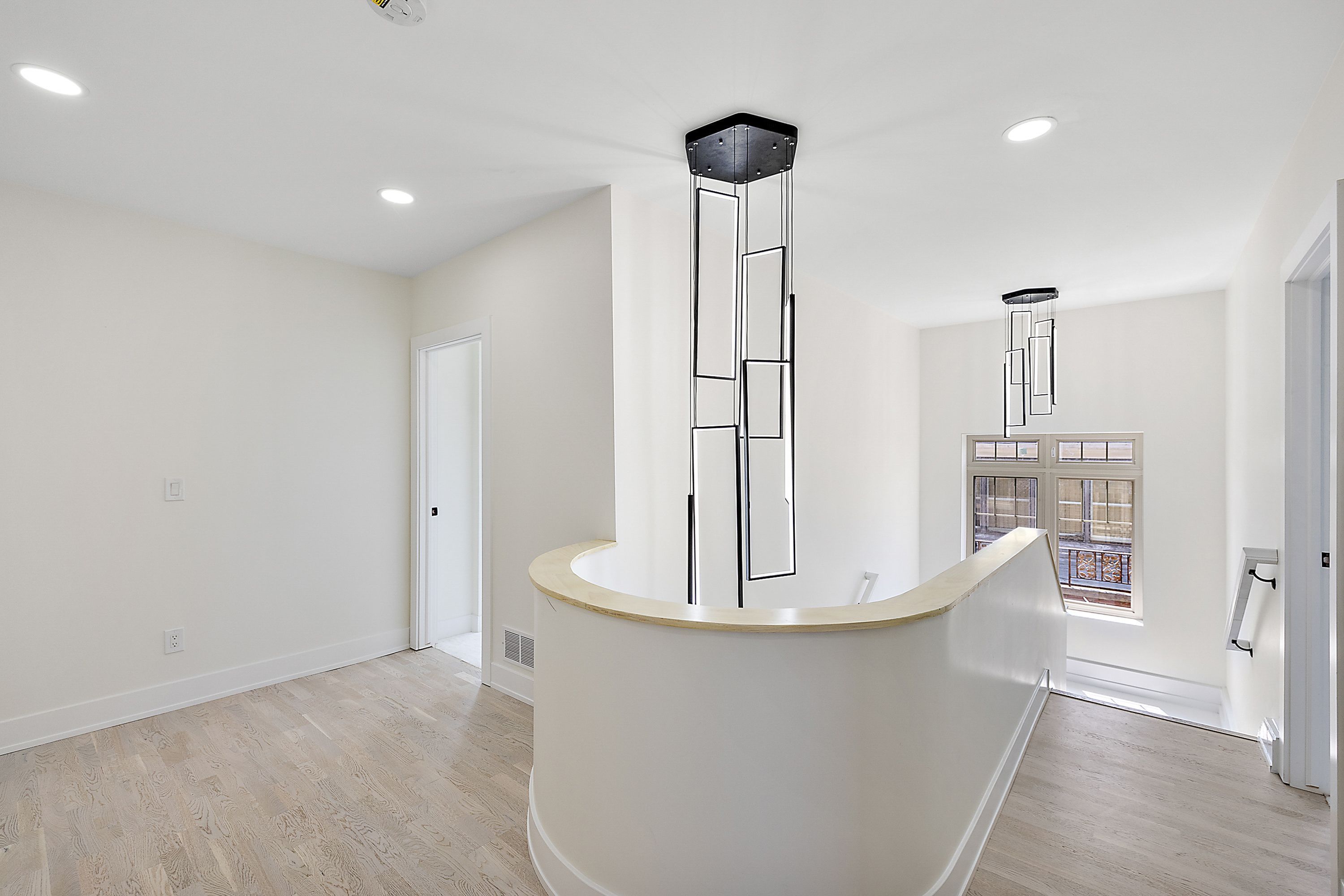 647 ARDEN PARK Boulevard