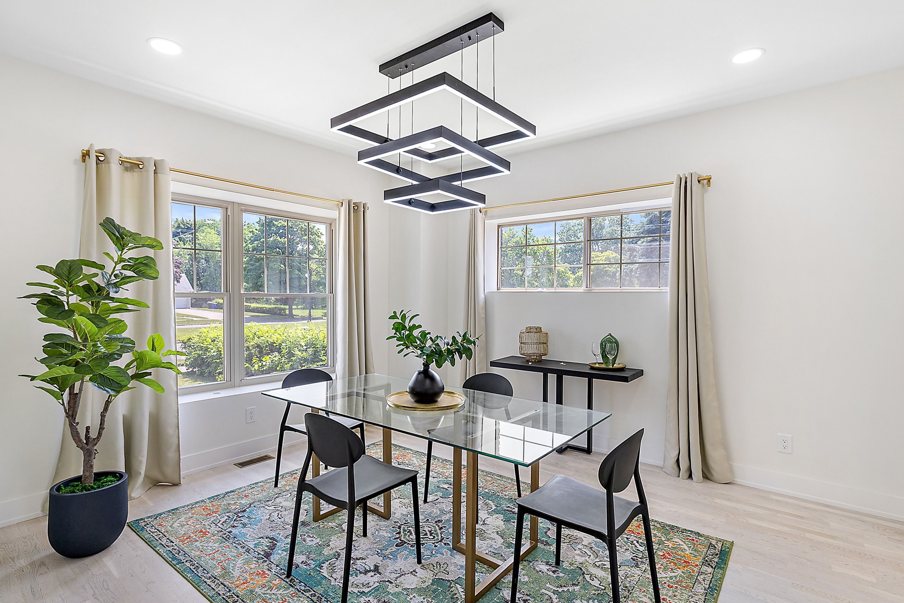 647 ARDEN PARK Boulevard