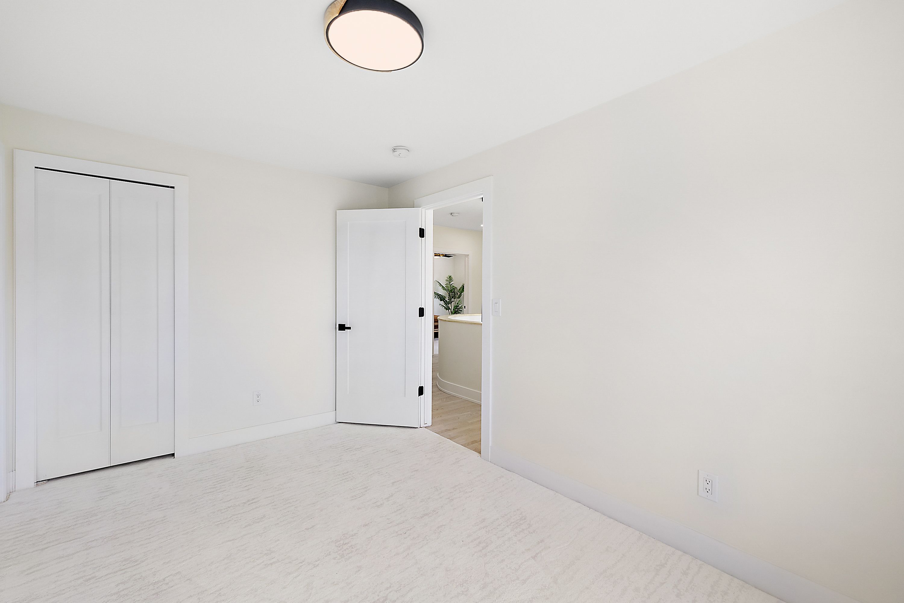 647 ARDEN PARK Boulevard