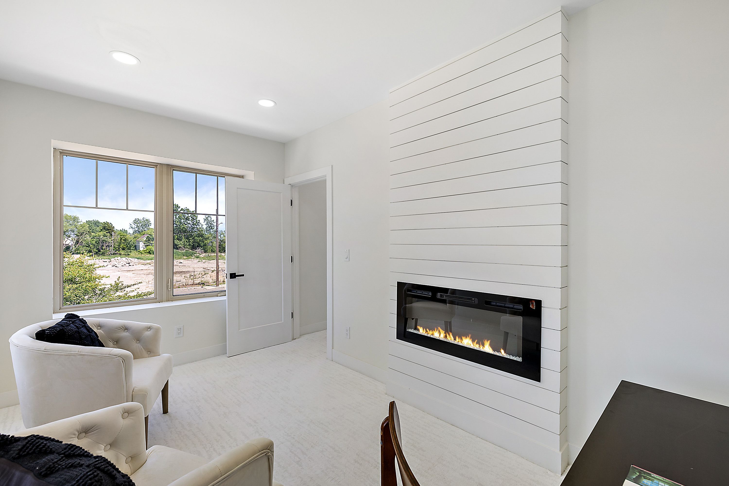 647 ARDEN PARK Boulevard