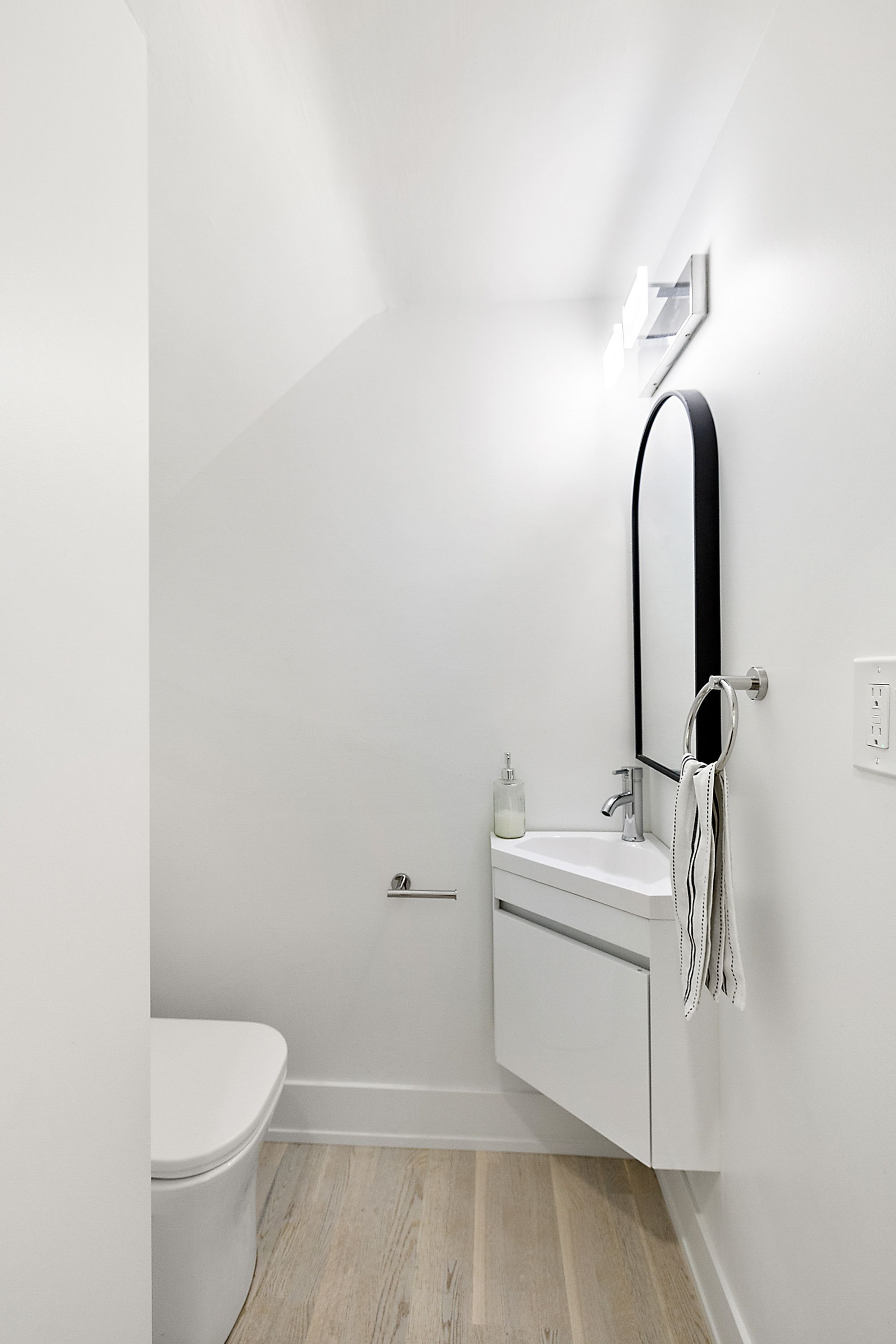 647 ARDEN PARK Boulevard