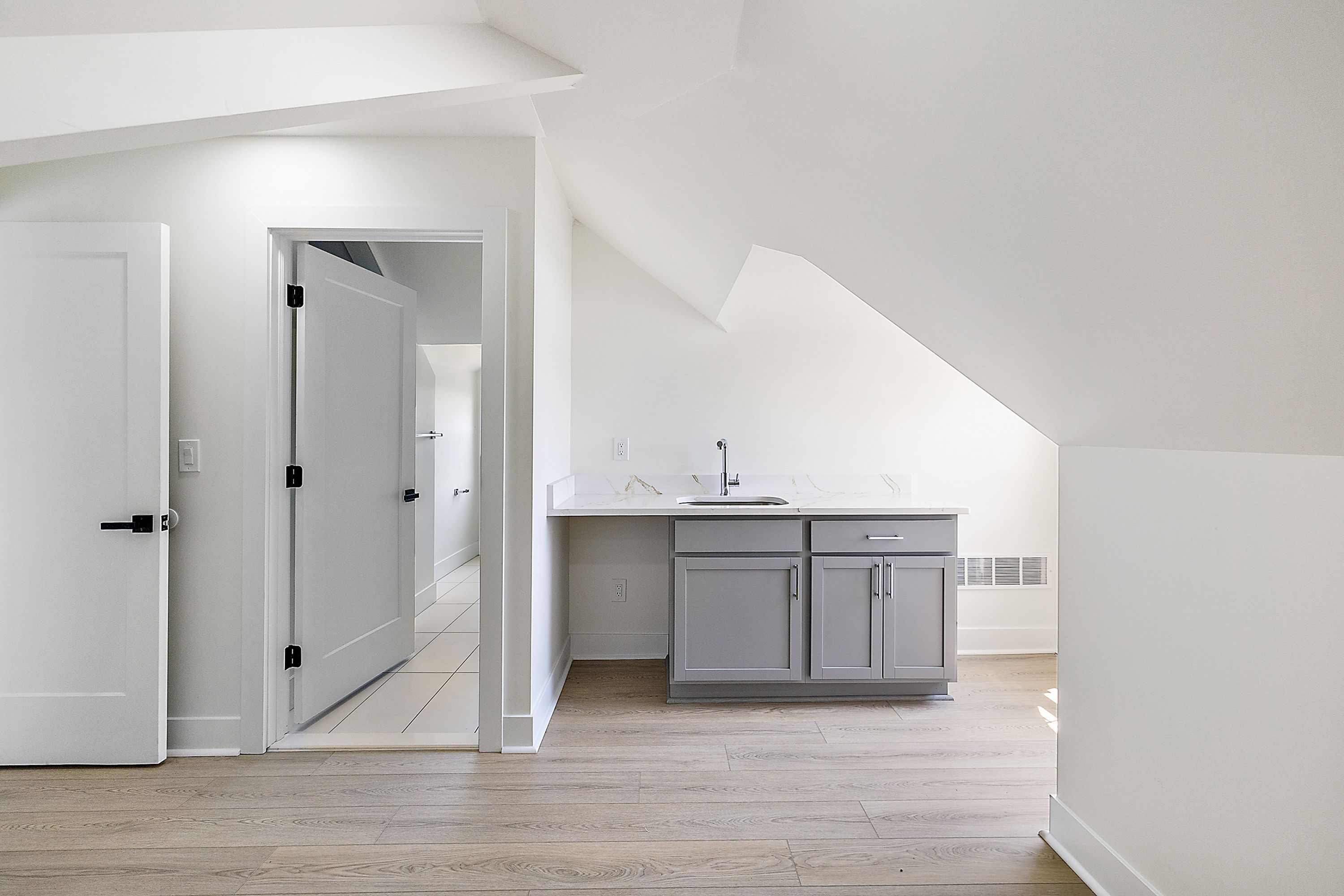 647 ARDEN PARK Boulevard