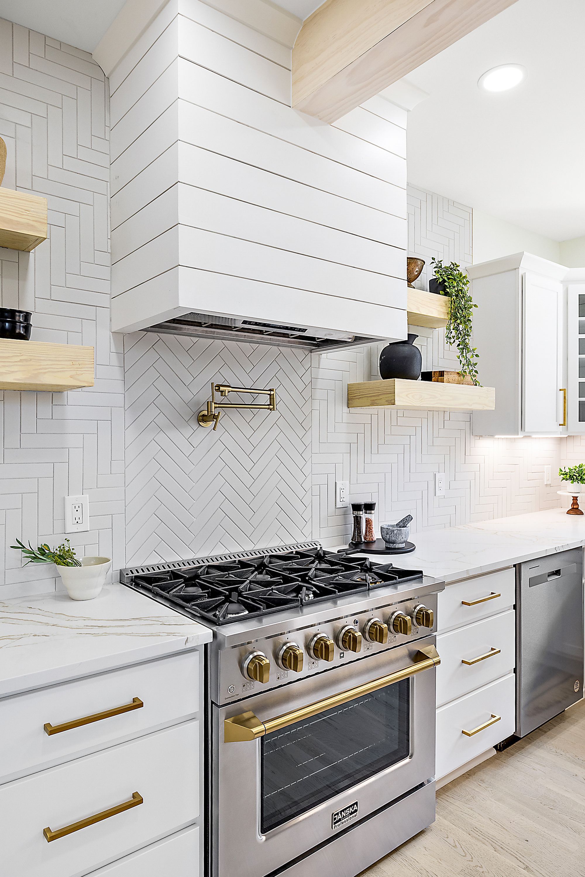 647 ARDEN PARK Boulevard