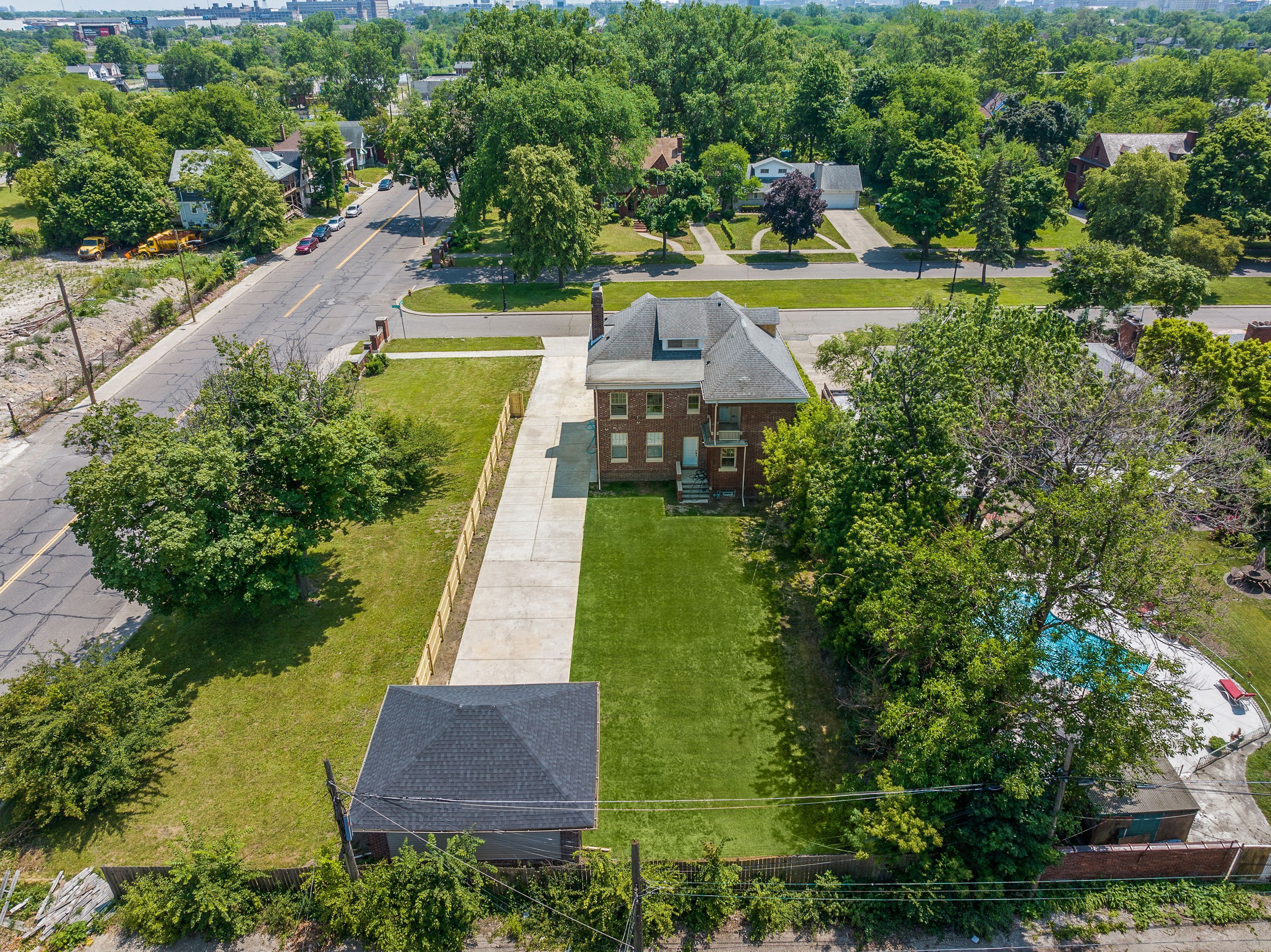 647 ARDEN PARK Boulevard