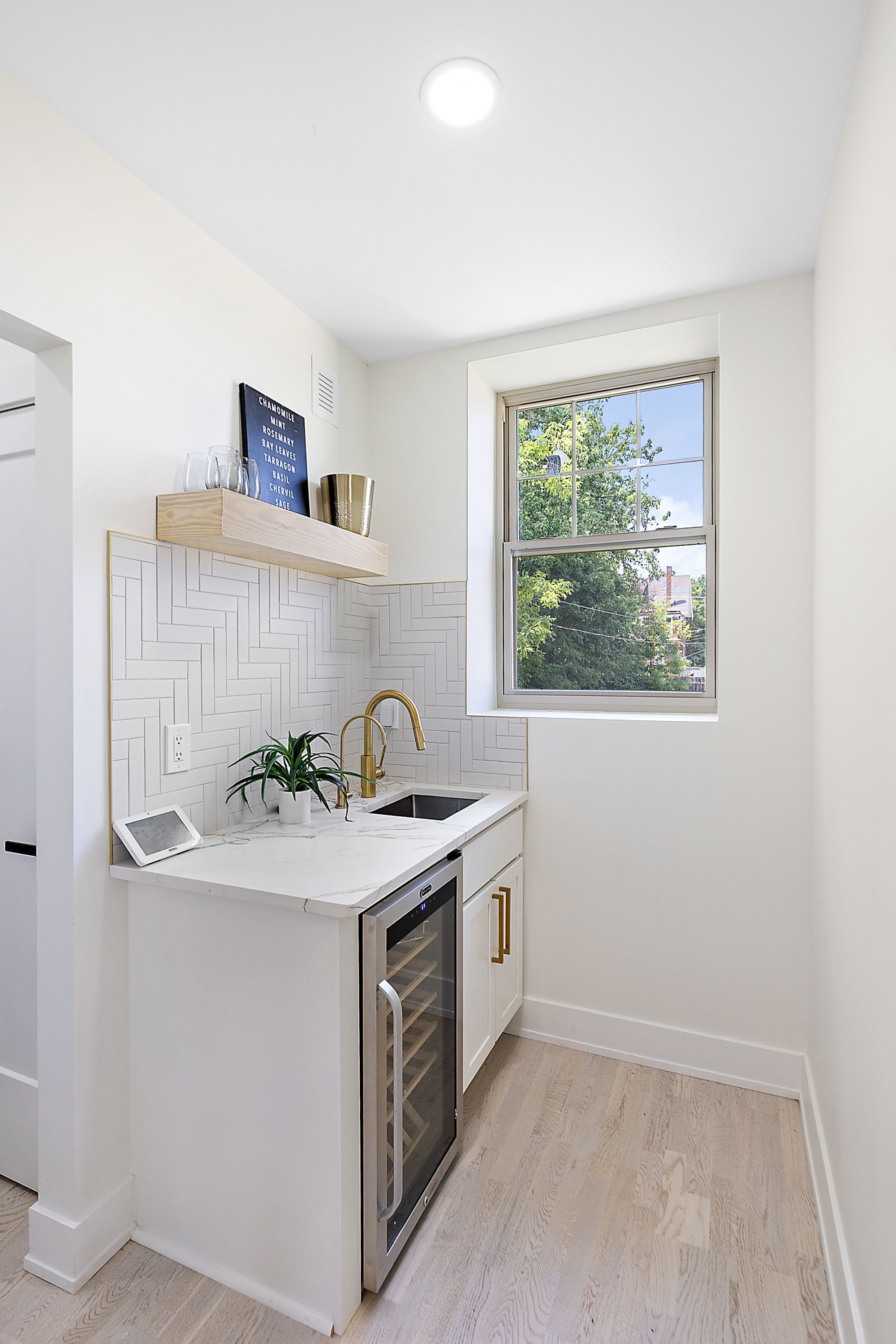 647 ARDEN PARK Boulevard