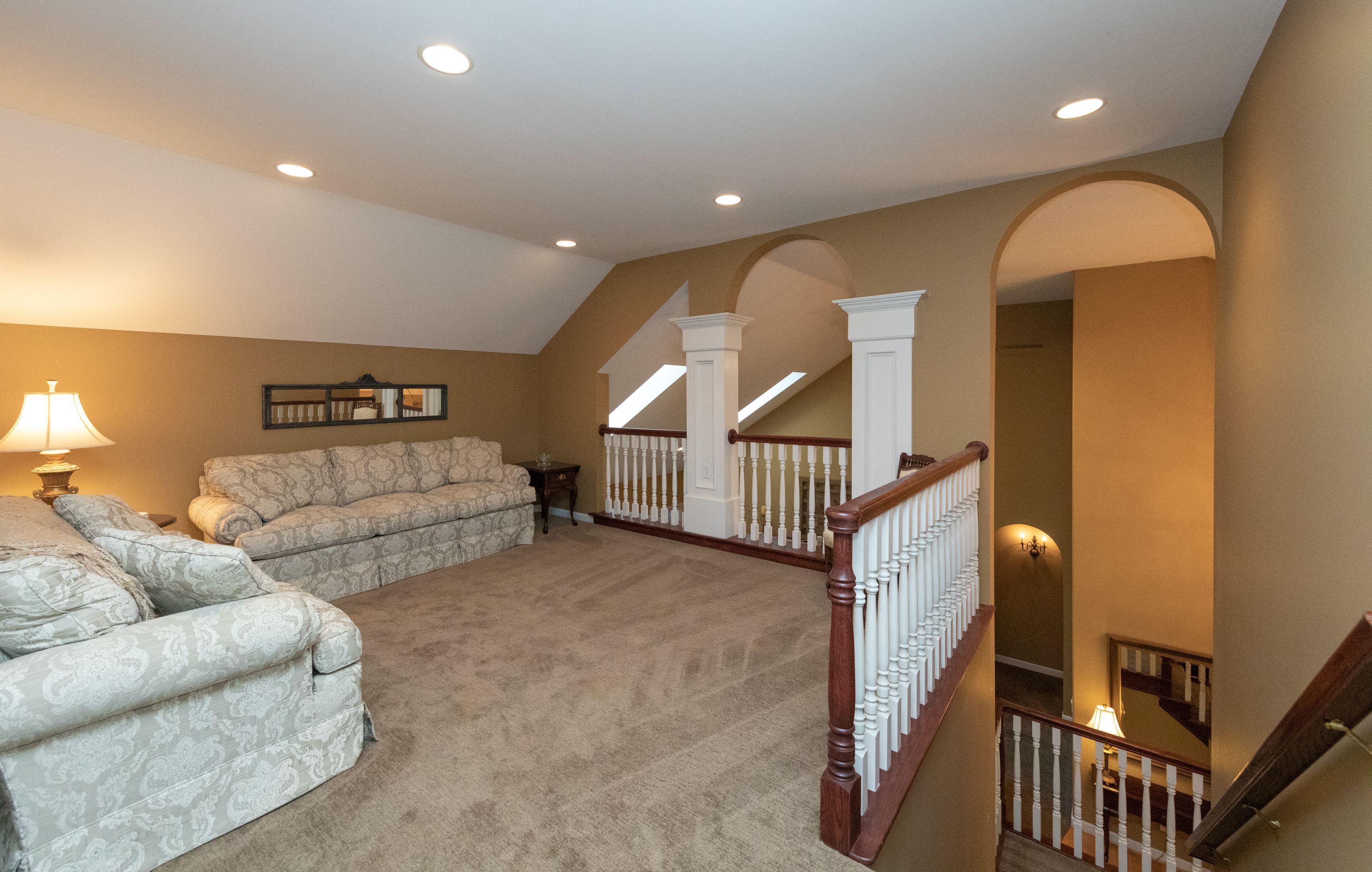 9899 CREEKWOOD Trail