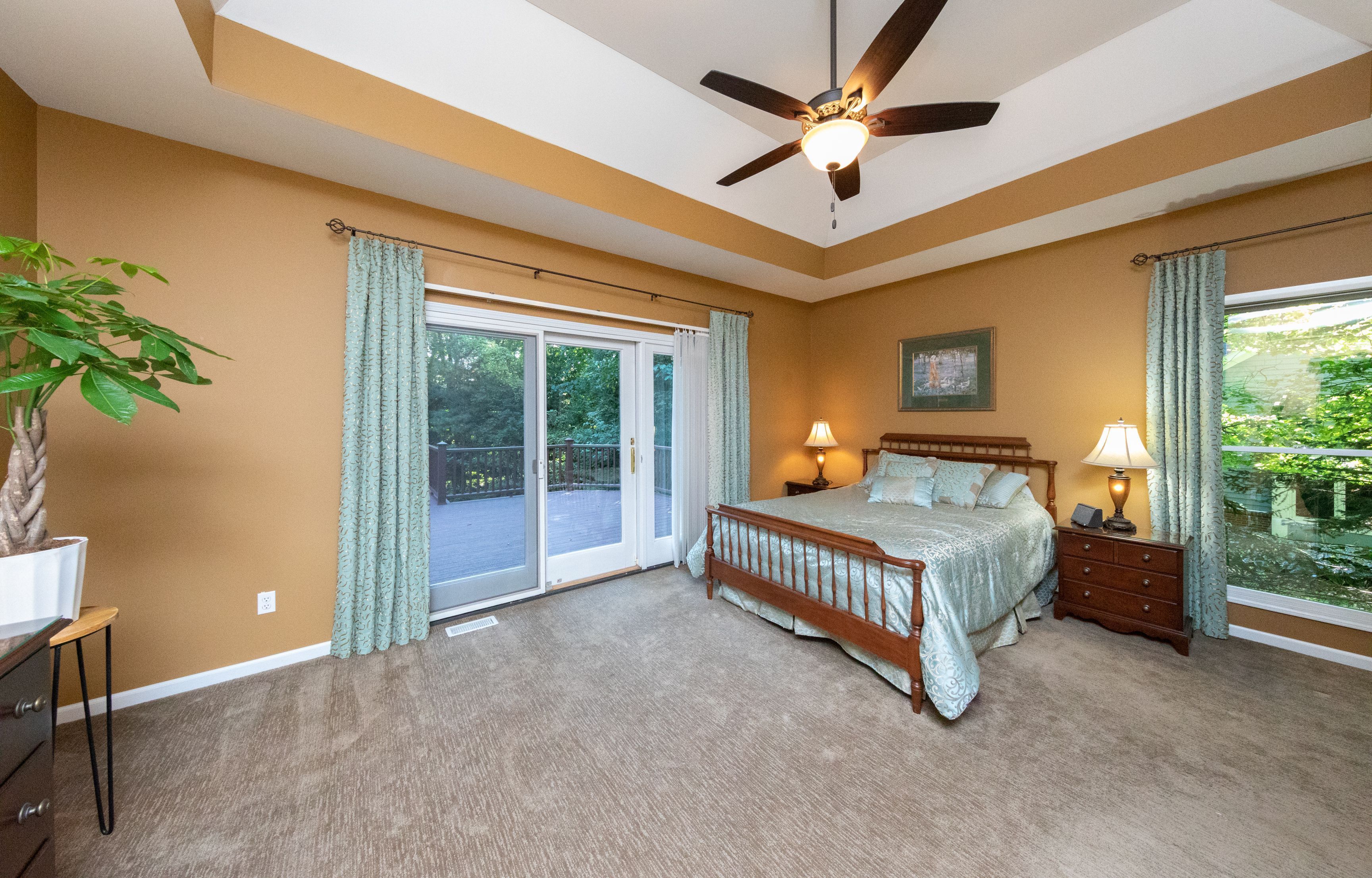 9899 CREEKWOOD Trail