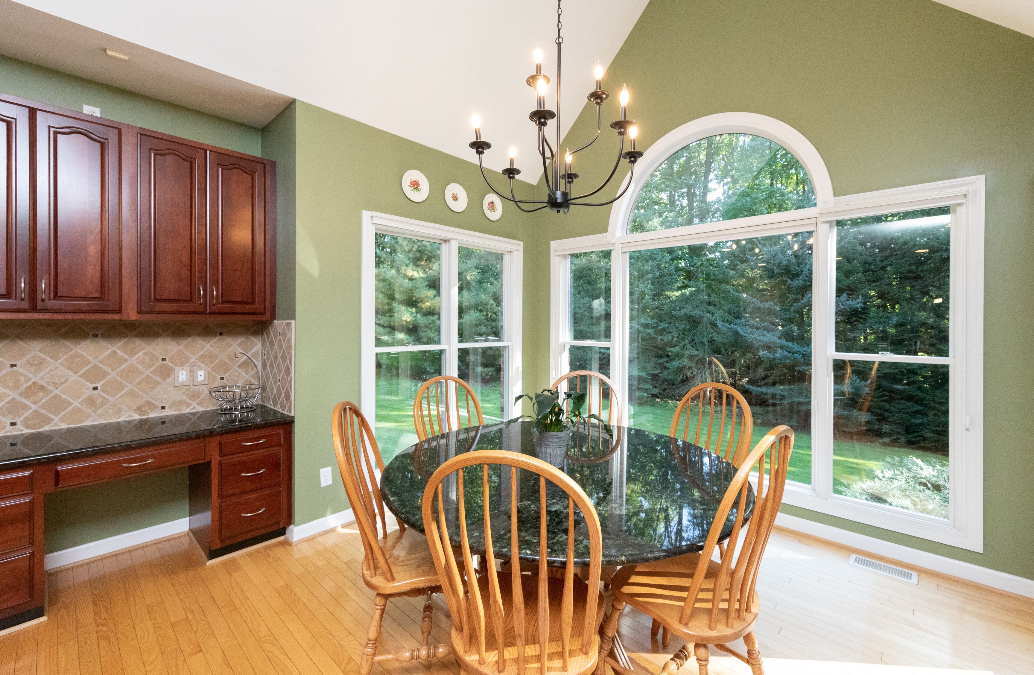 9899 CREEKWOOD Trail