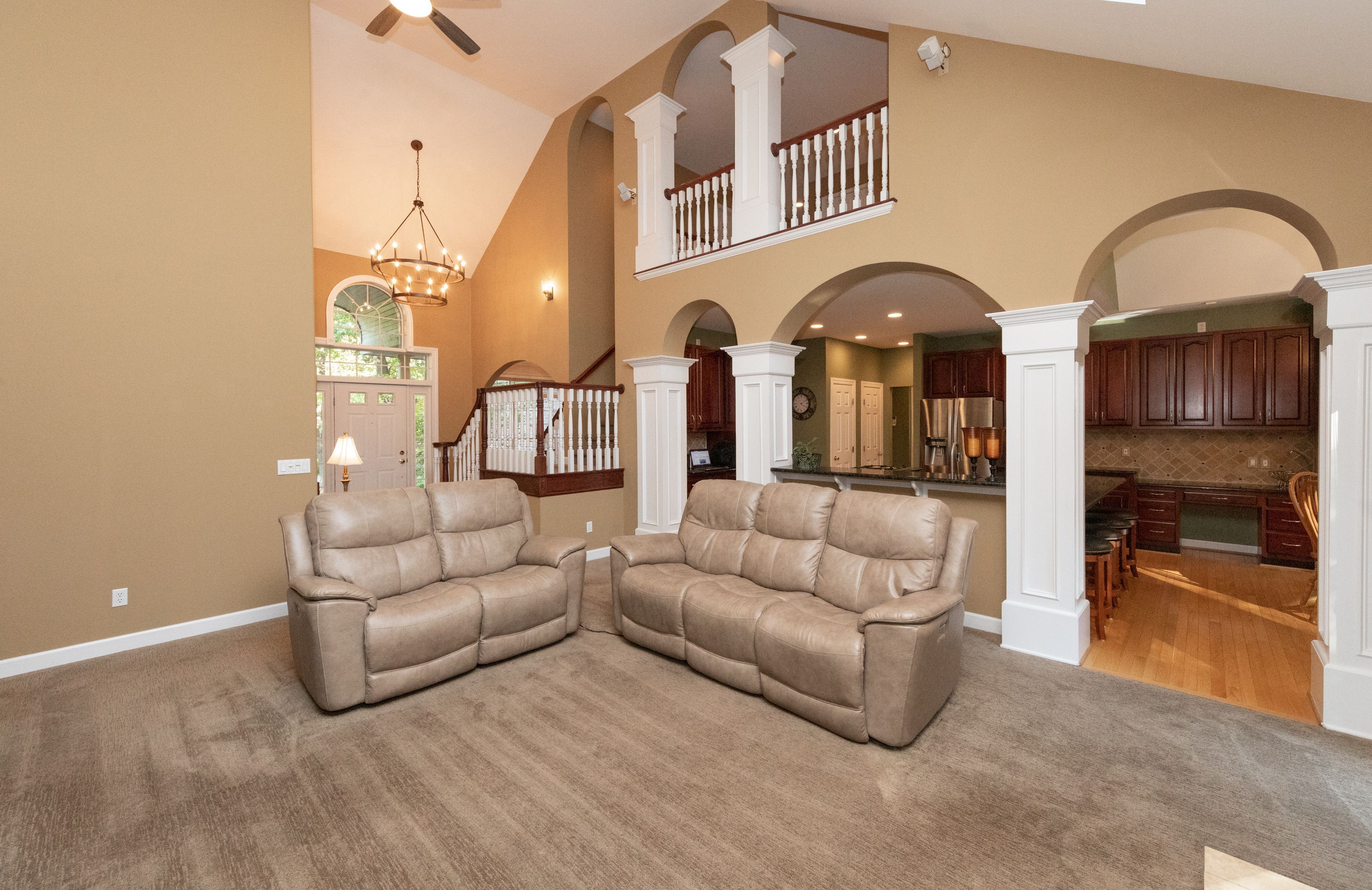 9899 CREEKWOOD Trail