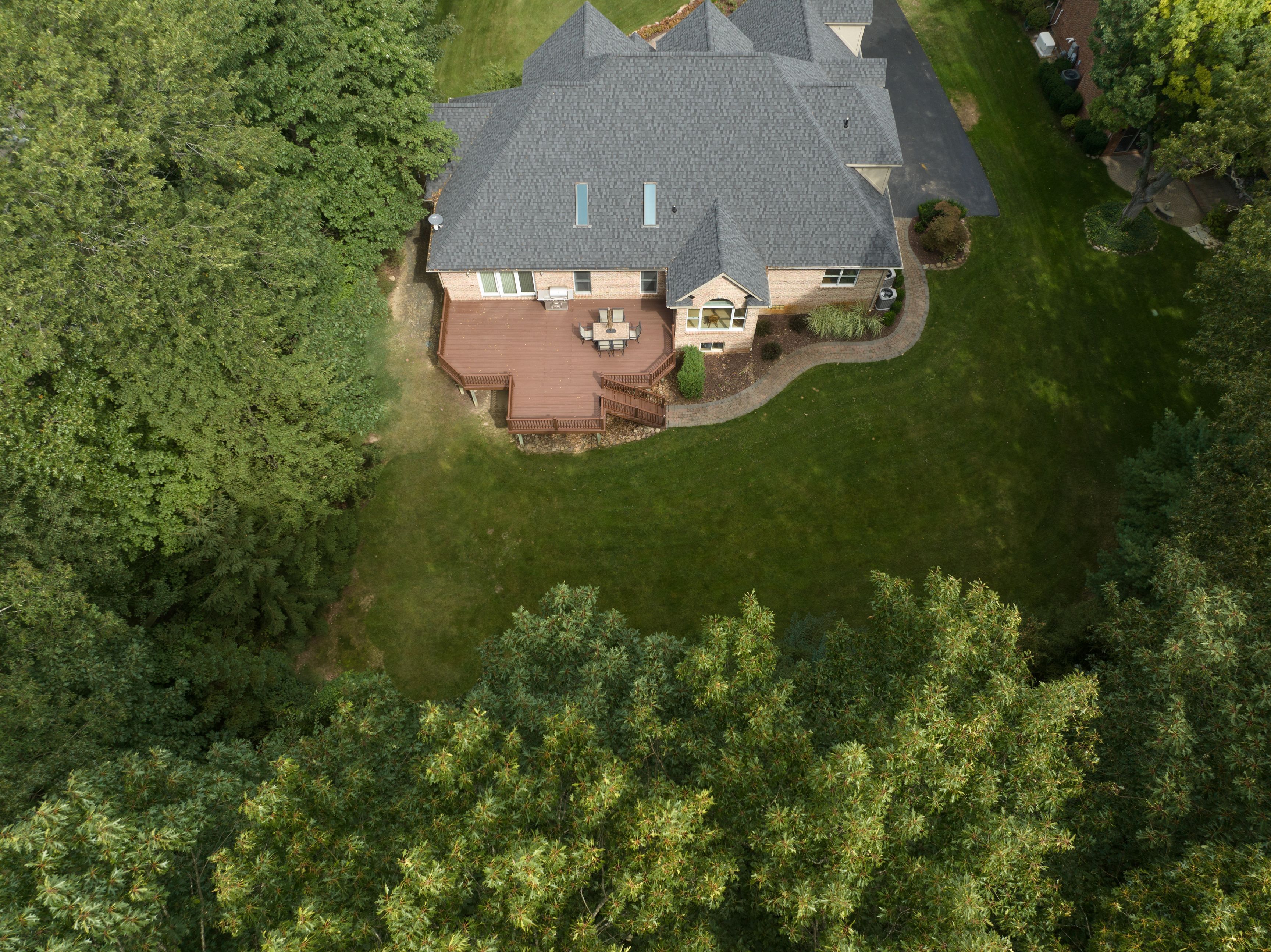 9899 CREEKWOOD Trail