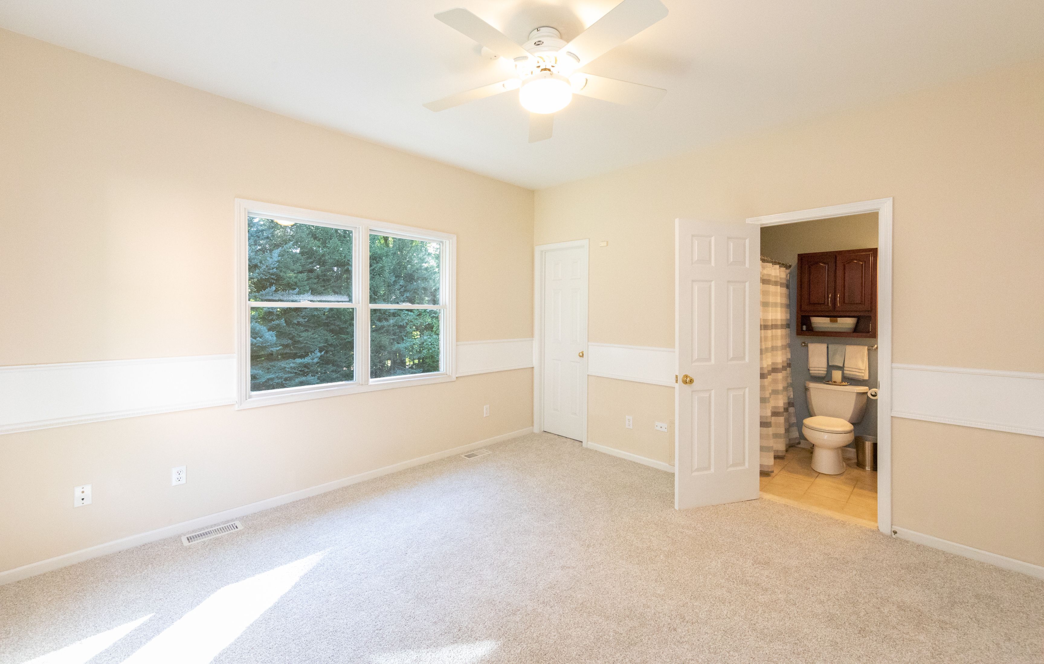 9899 CREEKWOOD Trail