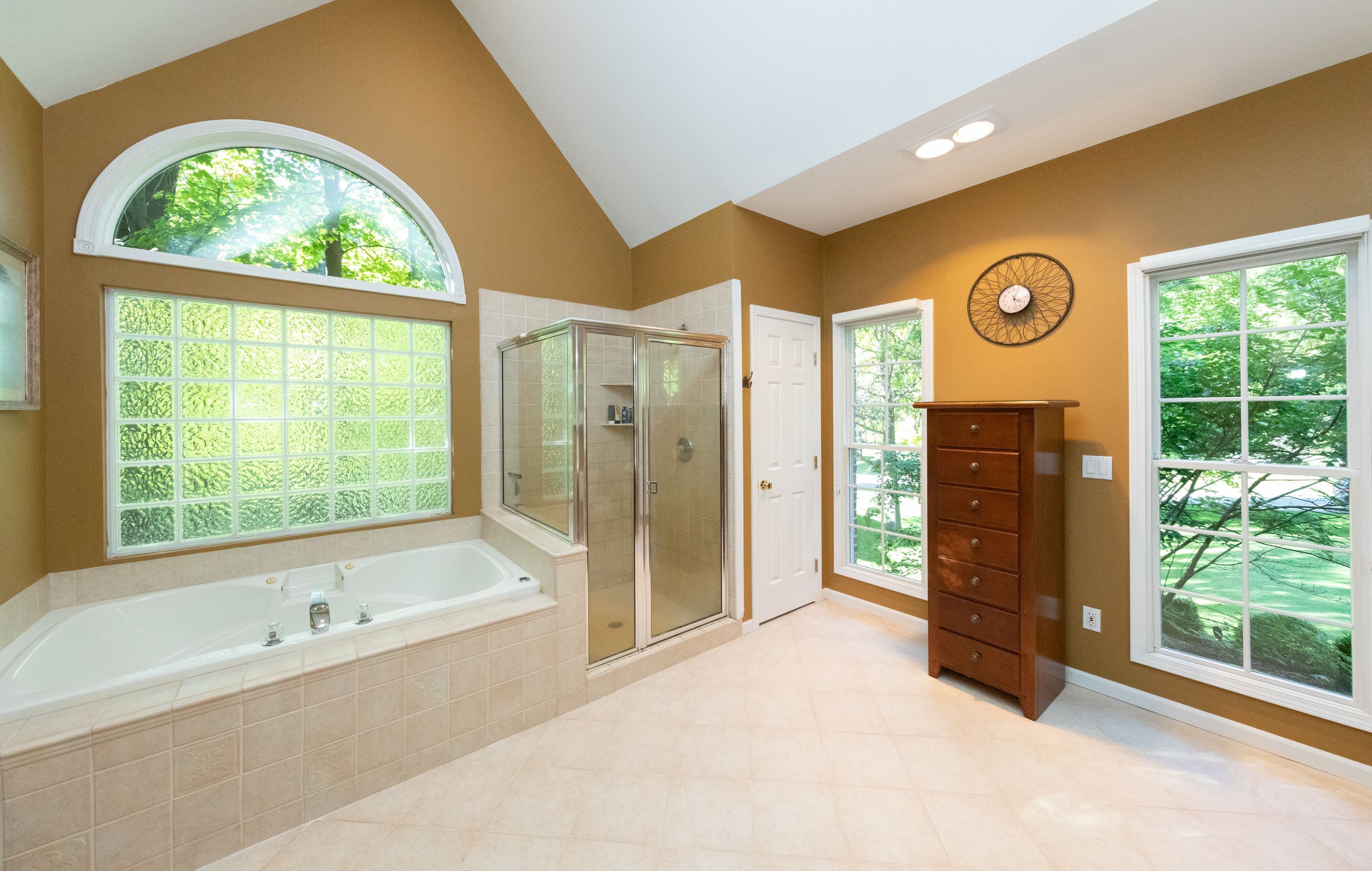 9899 CREEKWOOD Trail