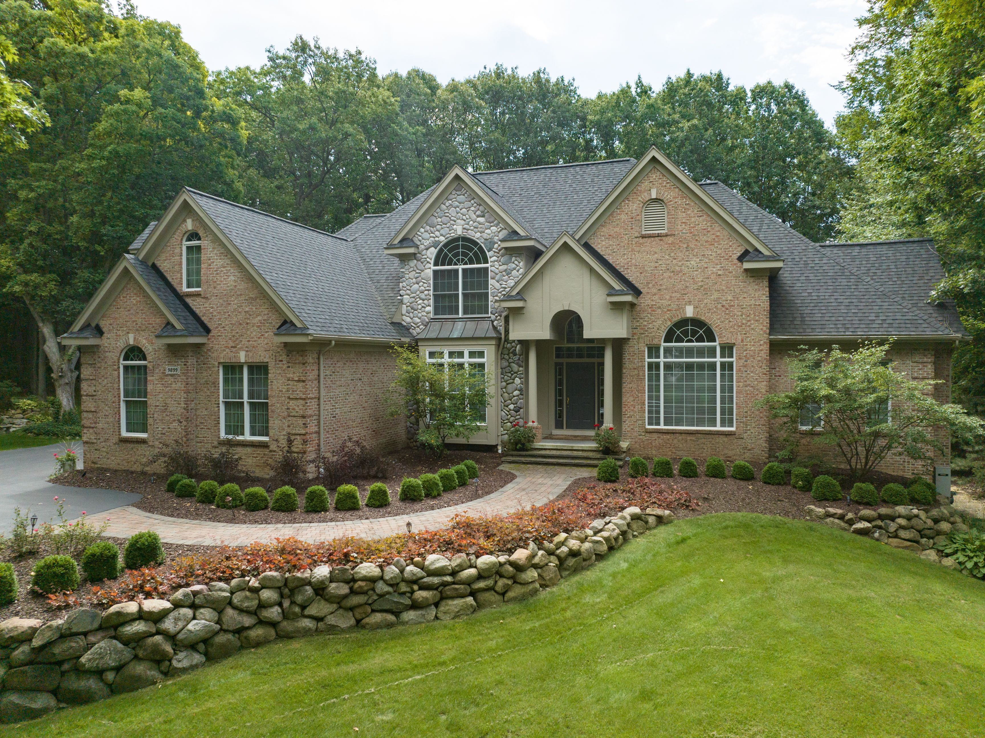 9899 CREEKWOOD Trail
