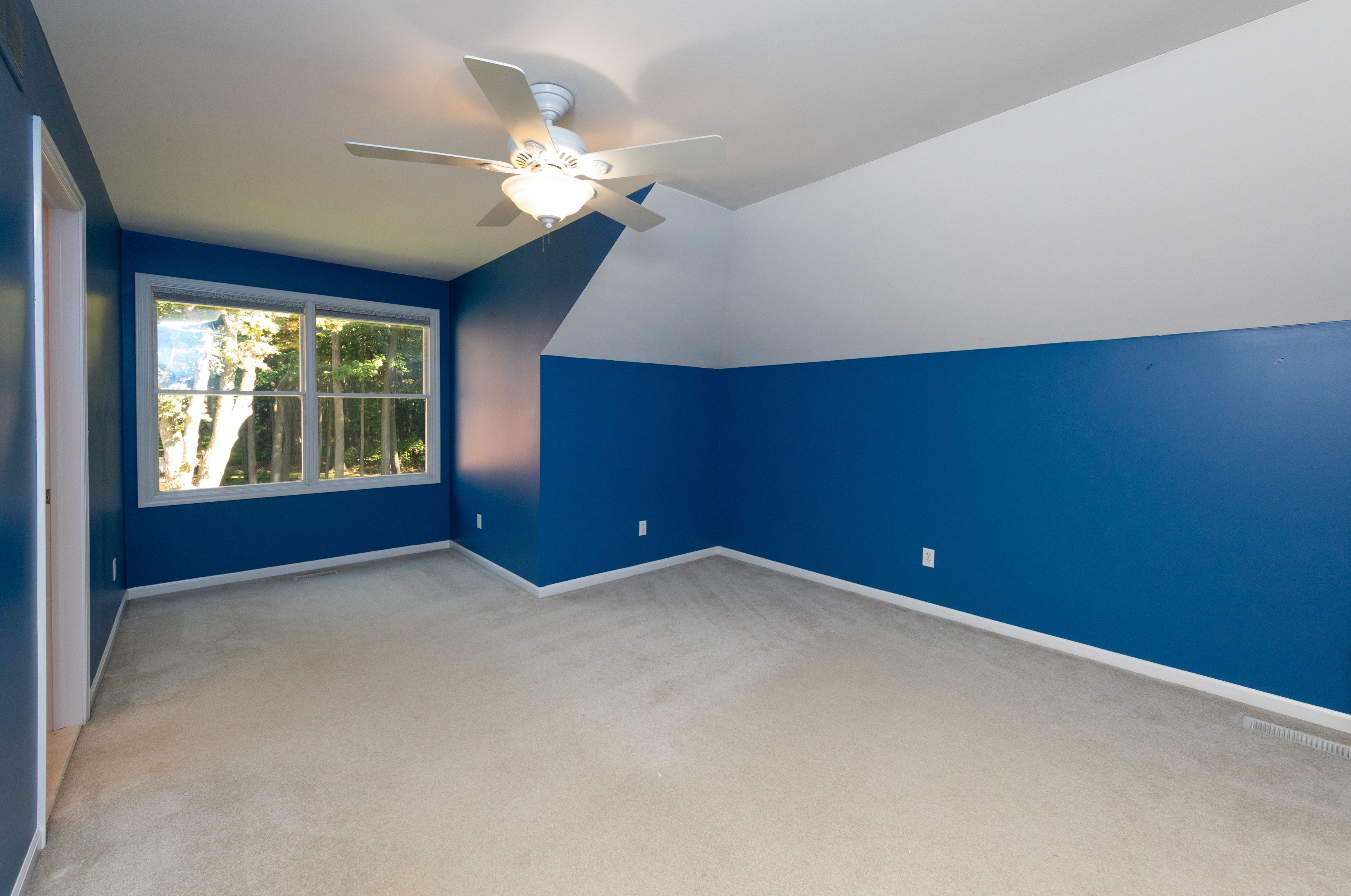 9899 CREEKWOOD Trail