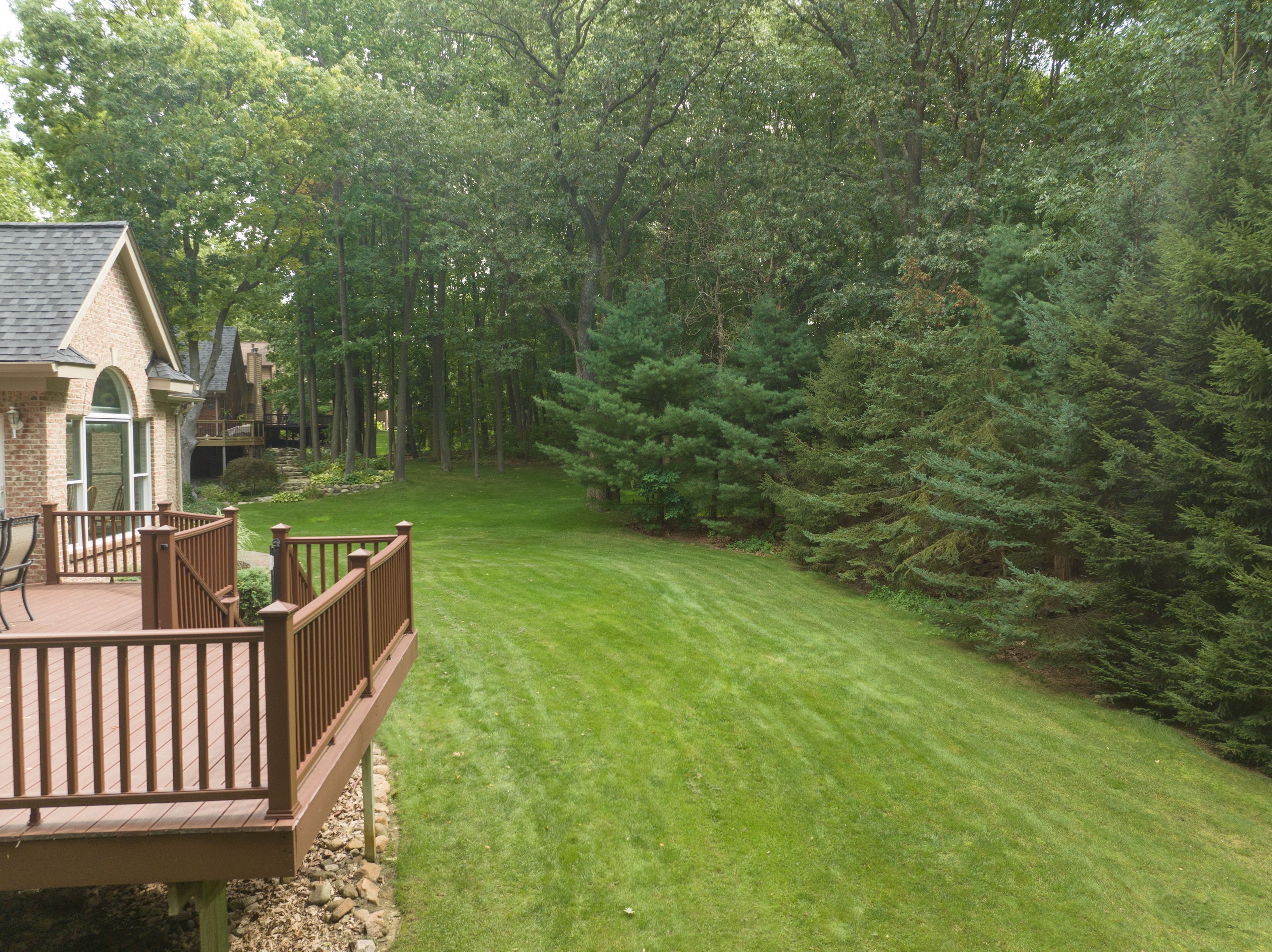 9899 CREEKWOOD Trail