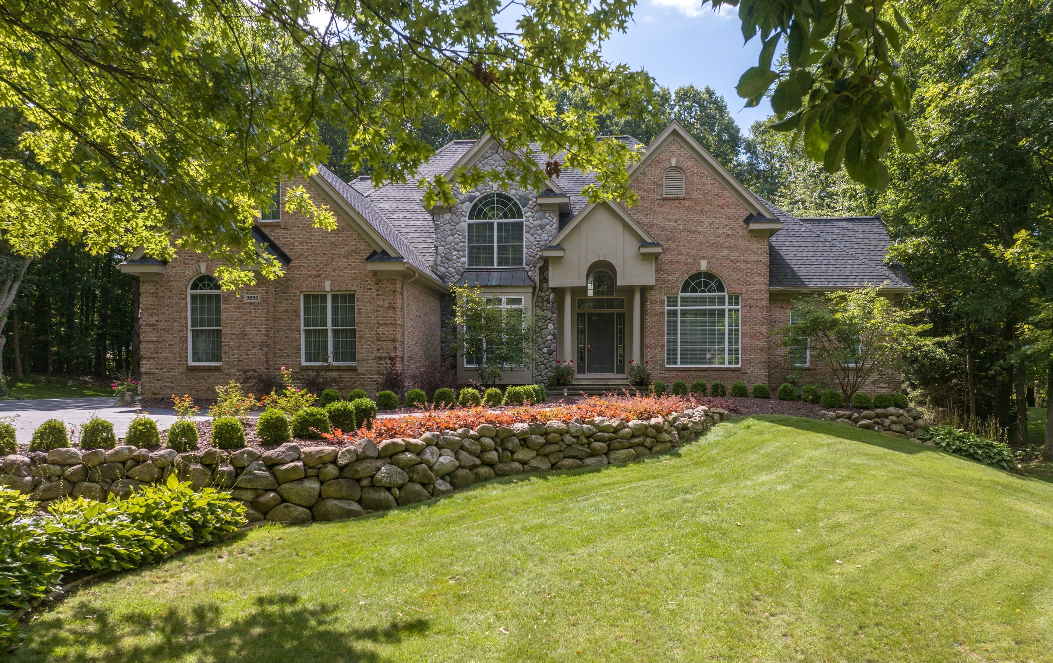 9899 CREEKWOOD Trail