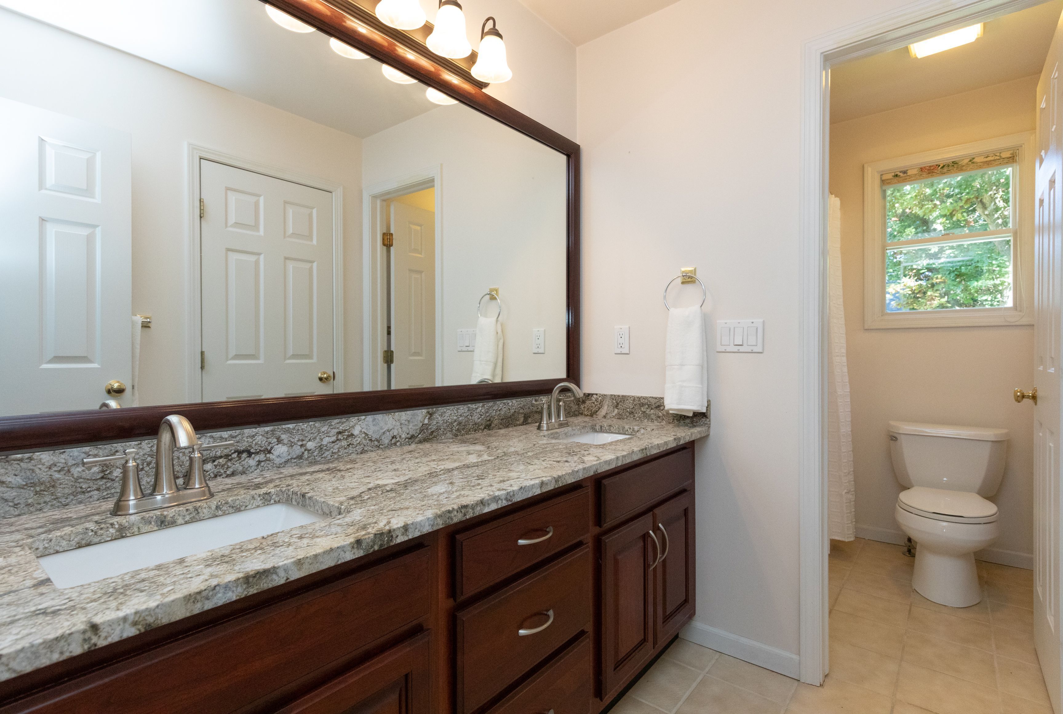 9899 CREEKWOOD Trail
