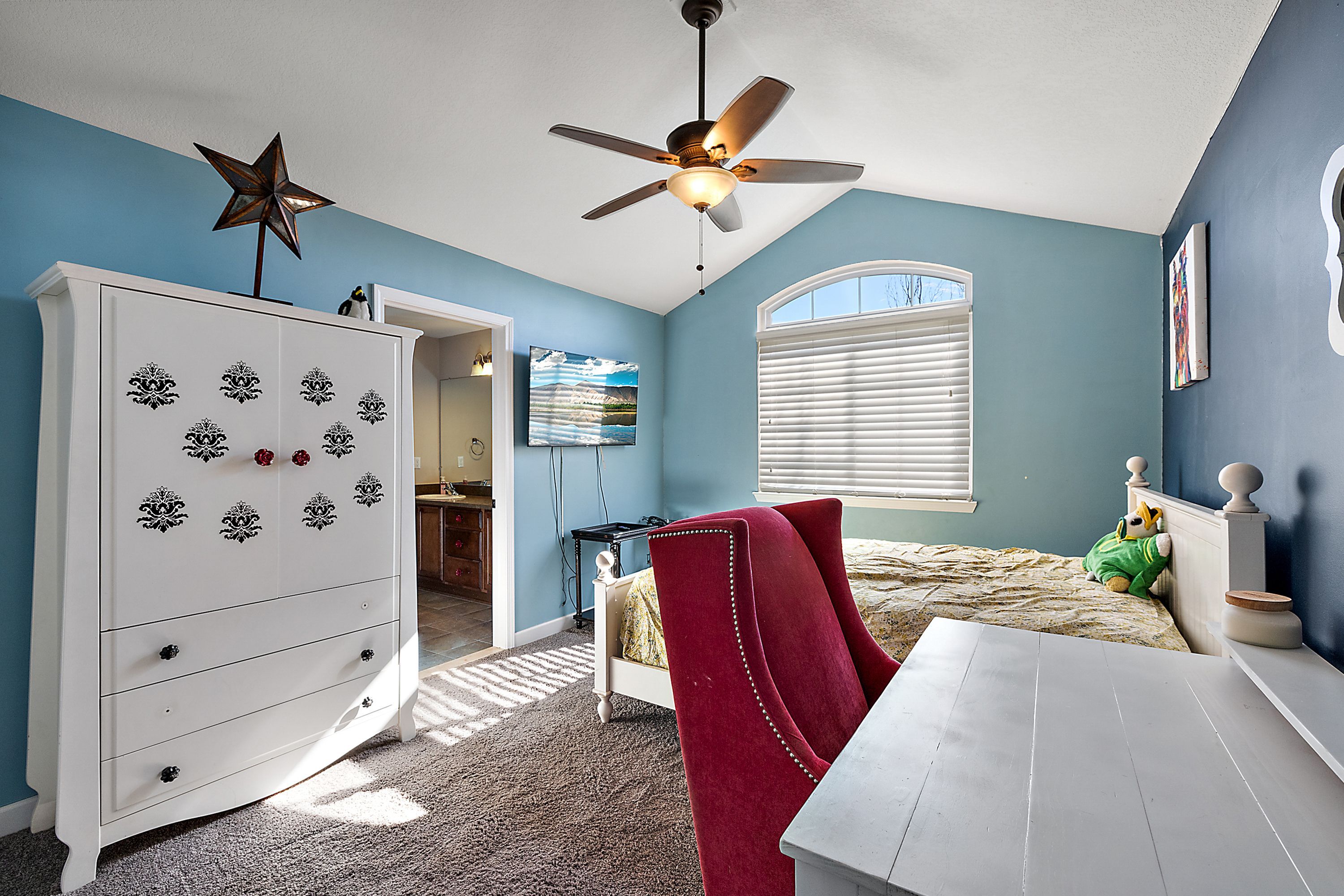 52860 WILLOWBROOK Drive