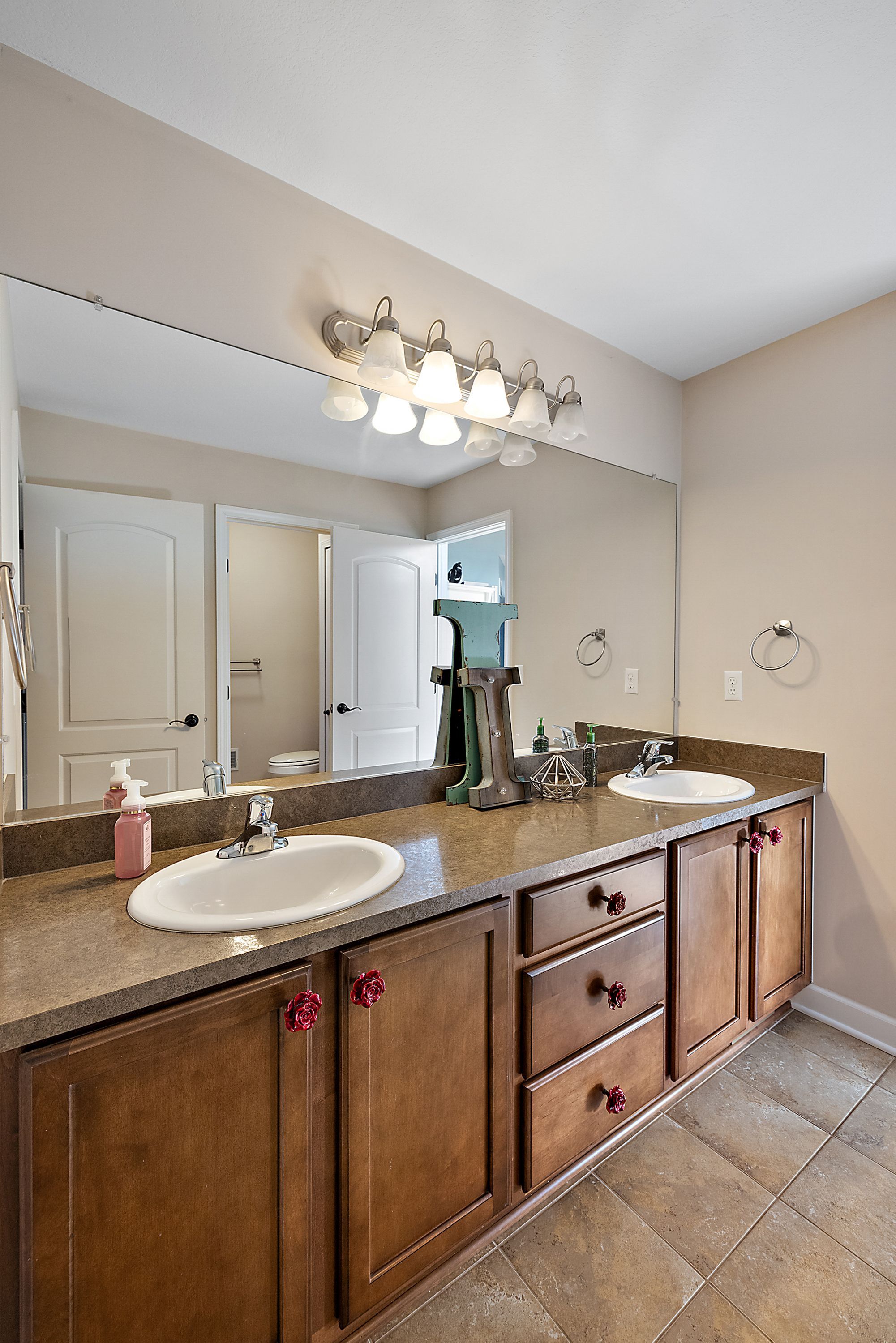 52860 WILLOWBROOK Drive