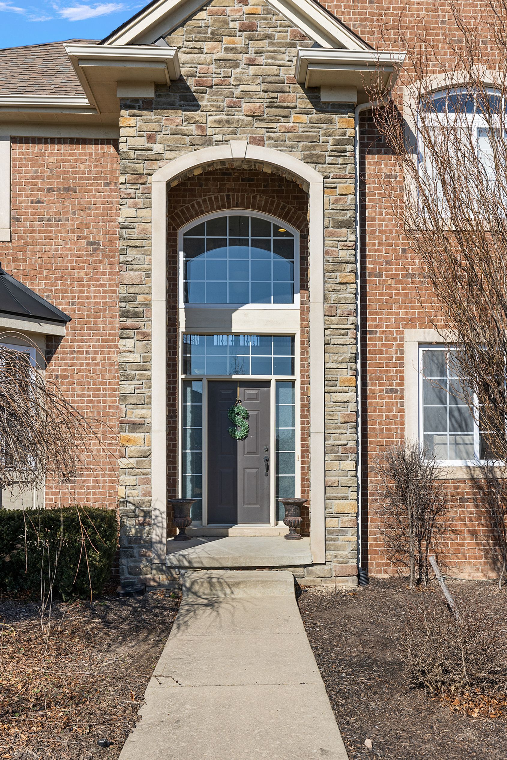 52860 WILLOWBROOK Drive