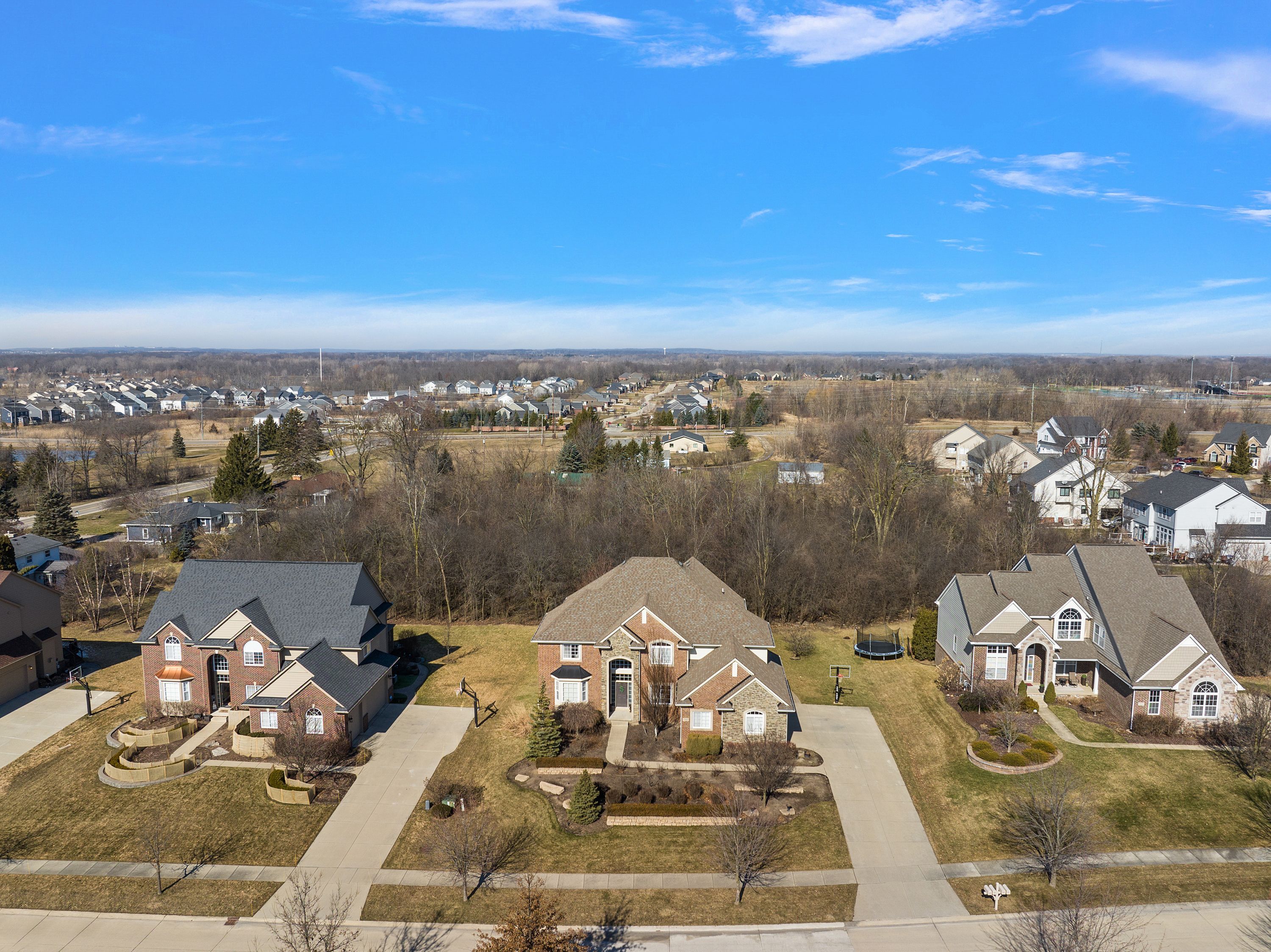 52860 WILLOWBROOK Drive