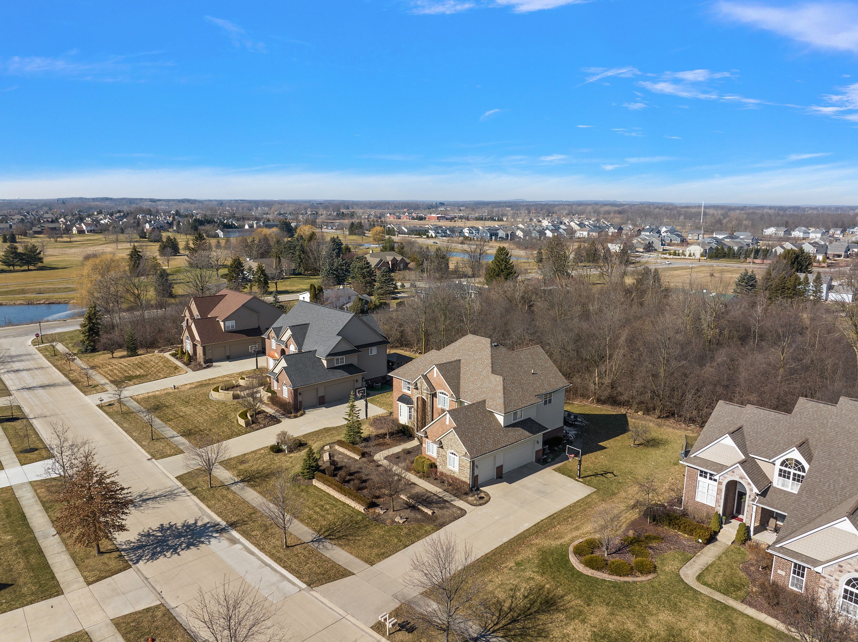 52860 WILLOWBROOK Drive