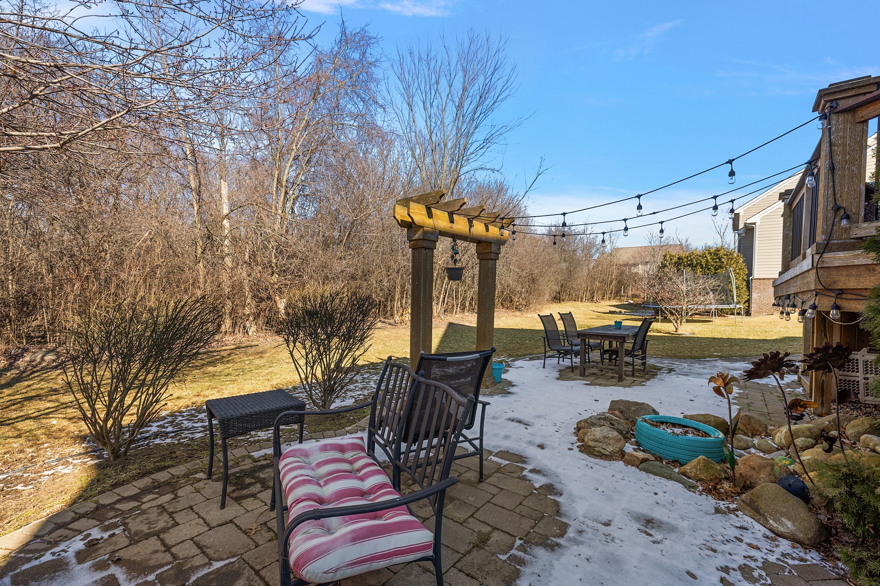 52860 WILLOWBROOK Drive