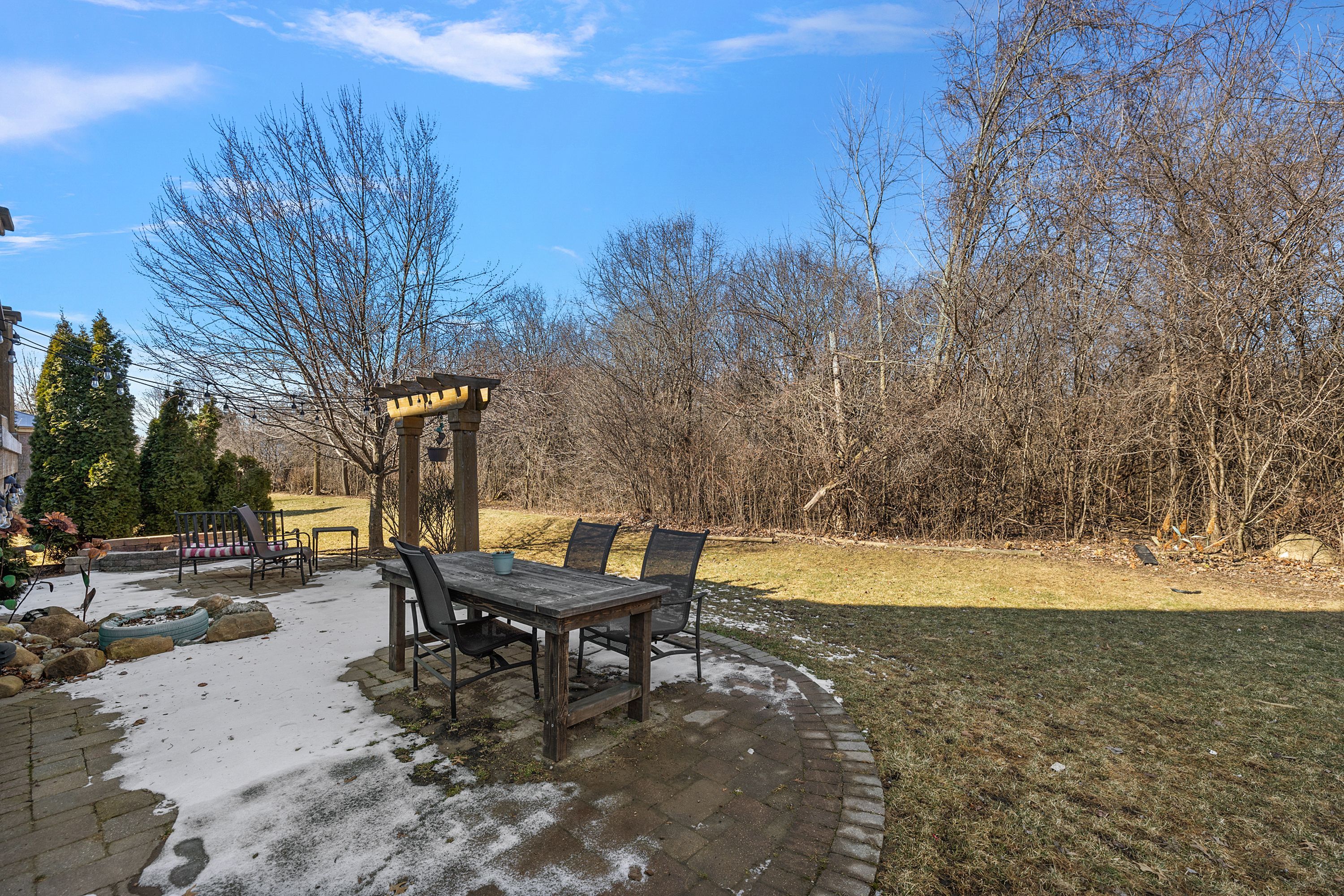 52860 WILLOWBROOK Drive