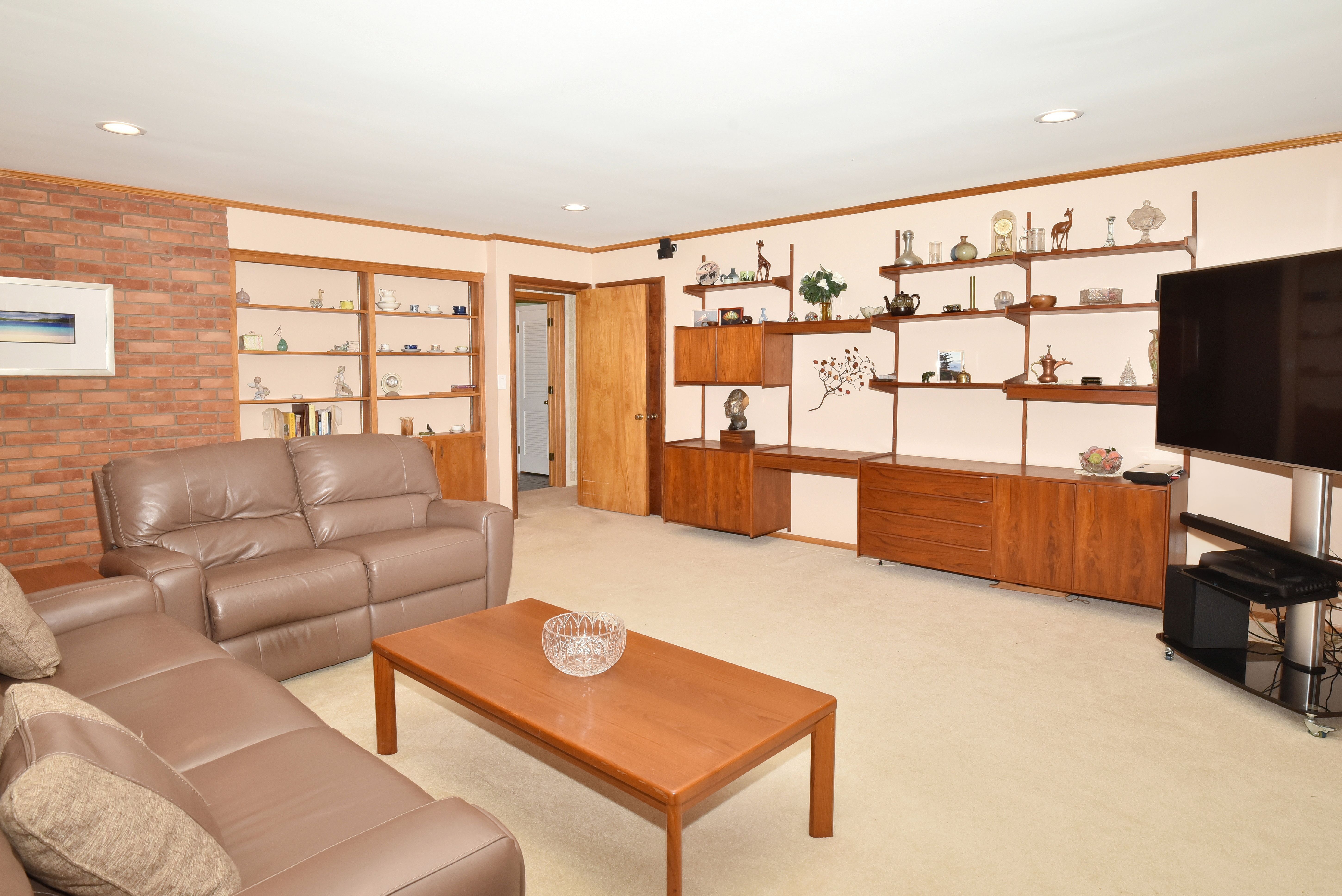 4837 Kew Court