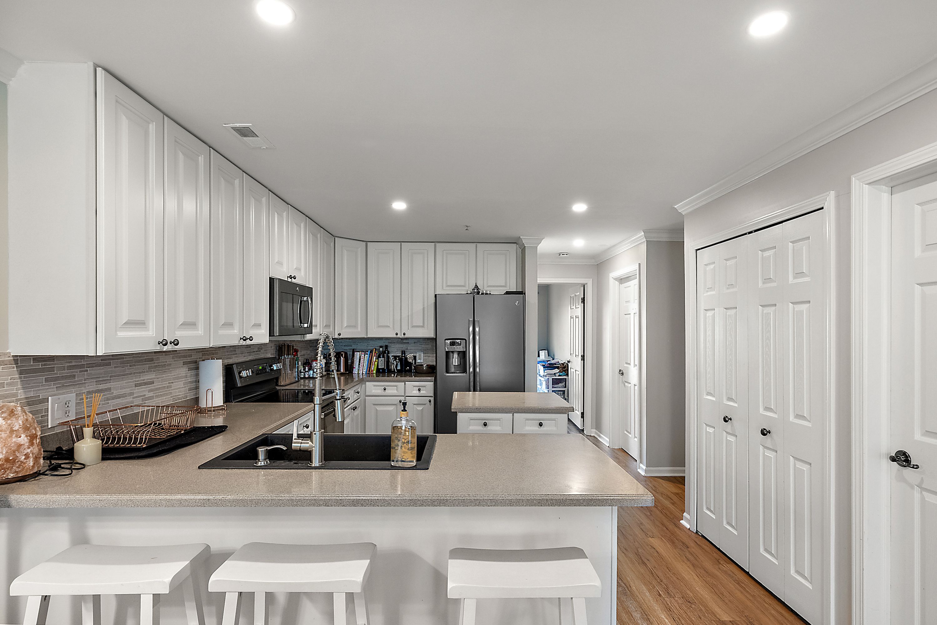 2554 WOODWARD Avenue