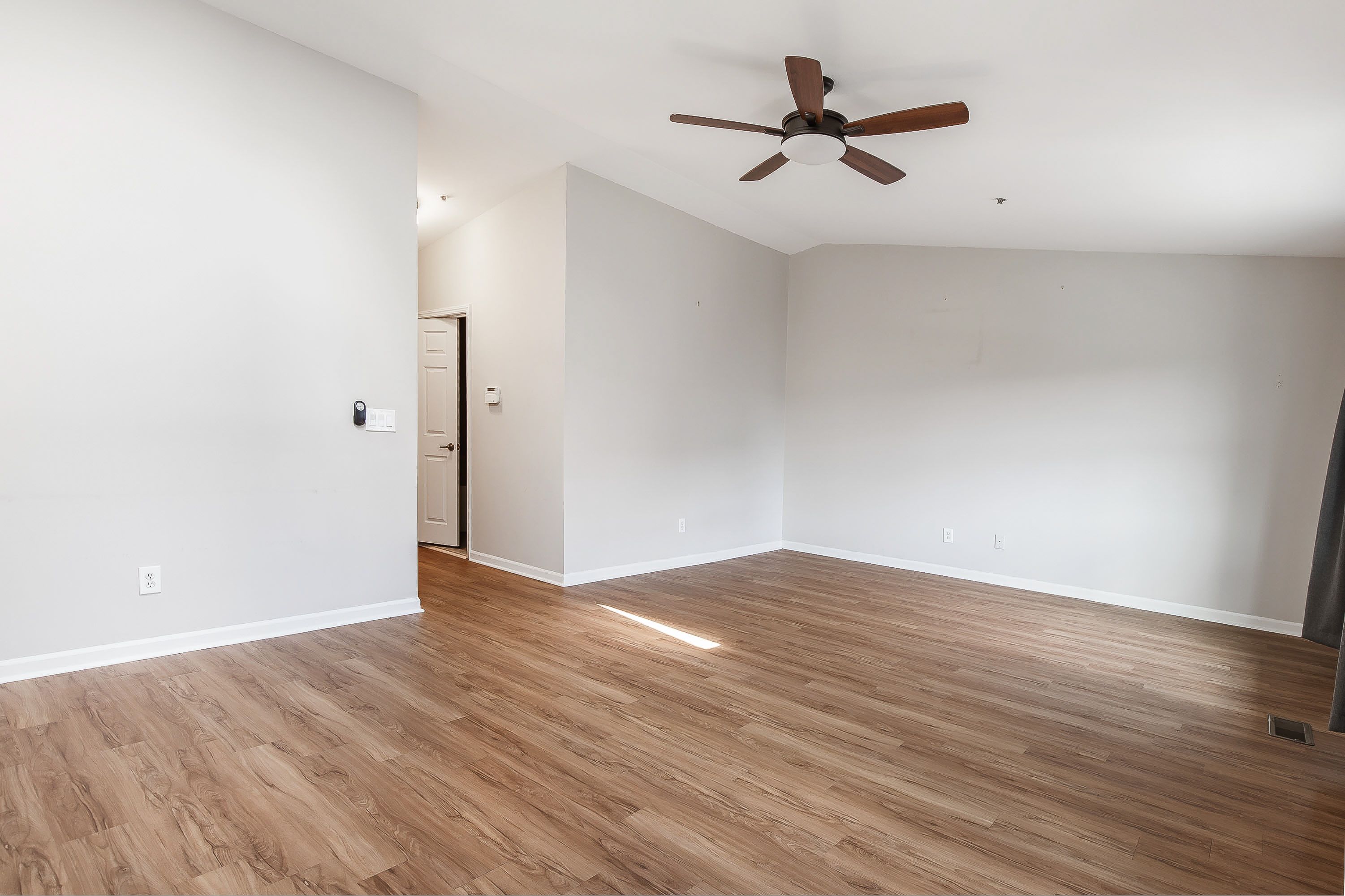 2554 WOODWARD Avenue