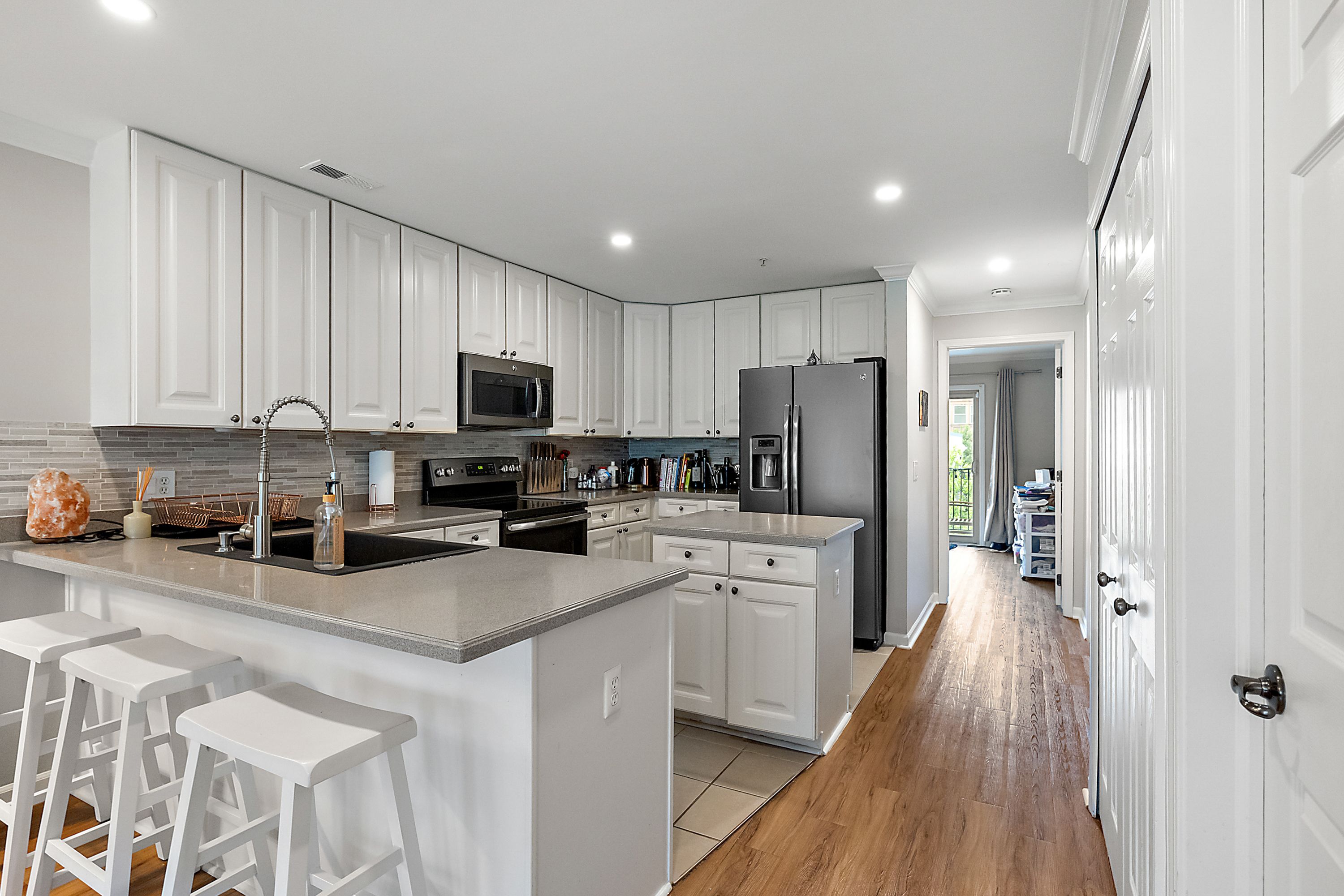 2554 WOODWARD Avenue
