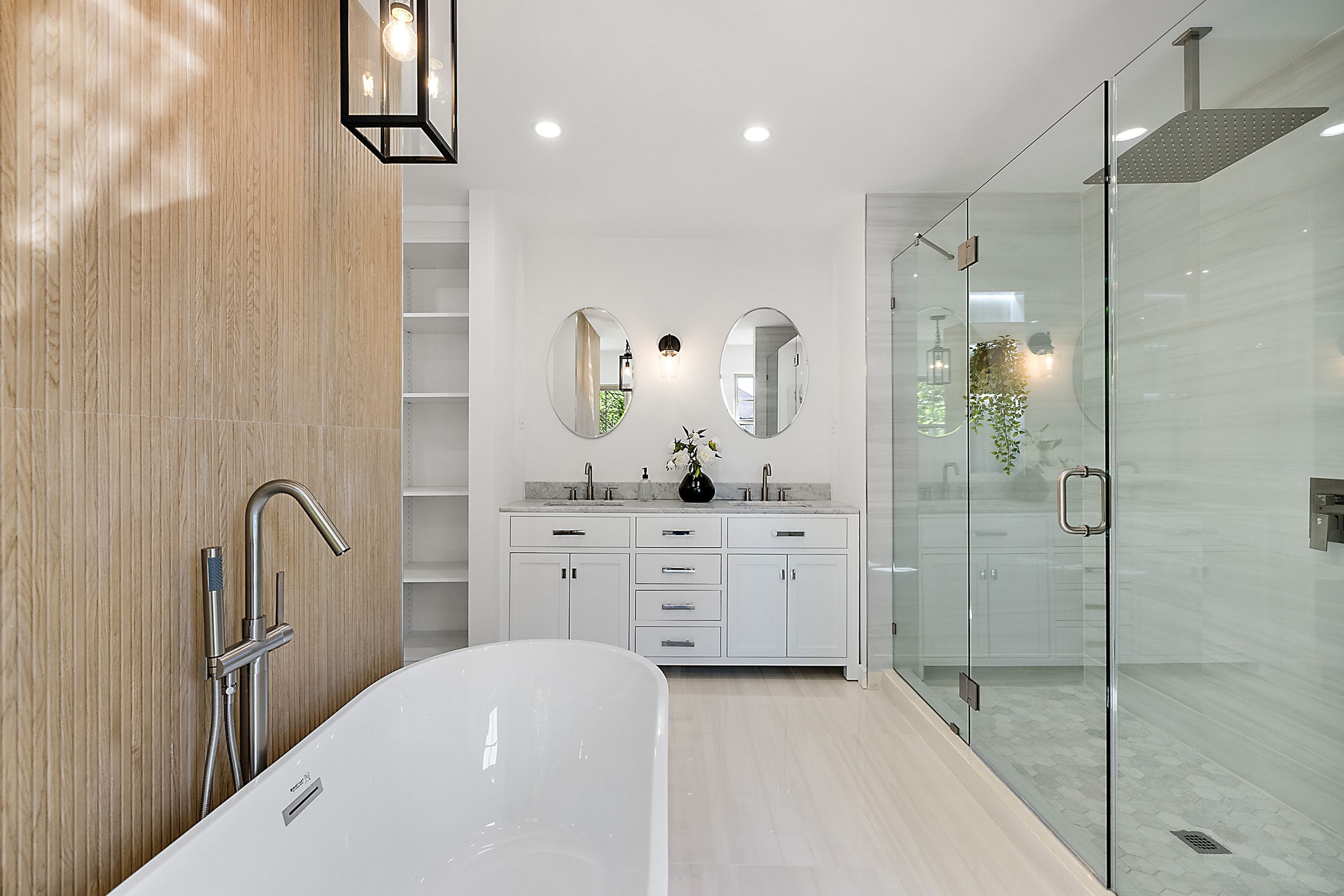 2423 CHICAGO Boulevard